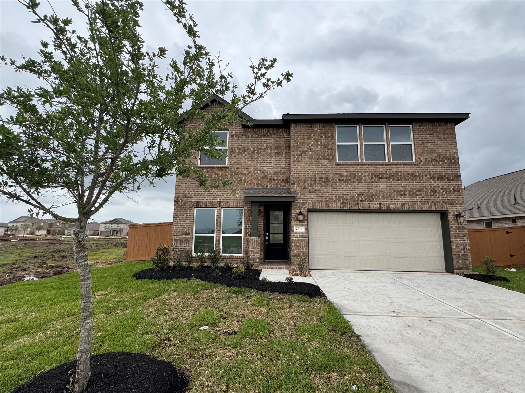 2414 Night Emerald Drive Property Photo 1