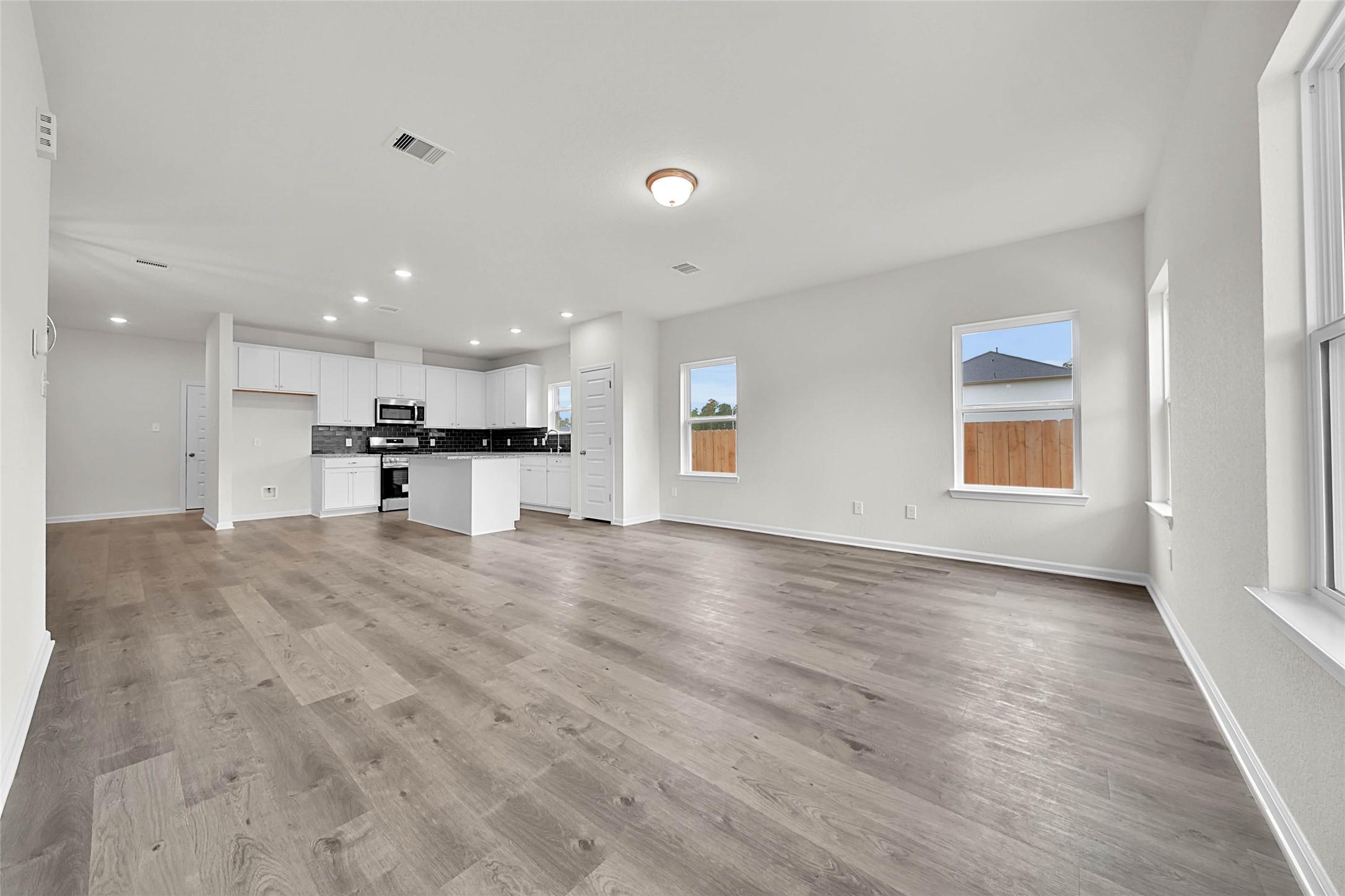 16478 Branchers Drive Property Photo 4