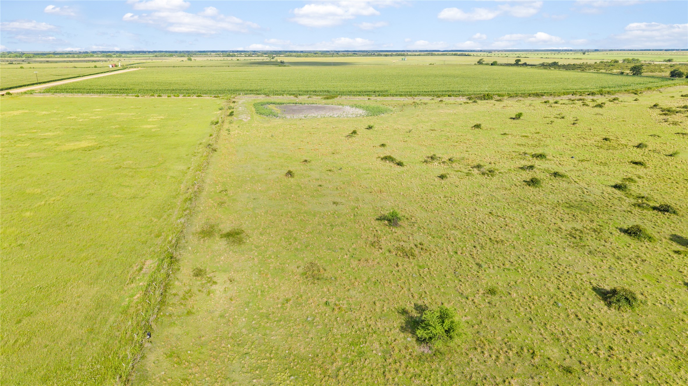 00 Cr 311 Property Photo 3