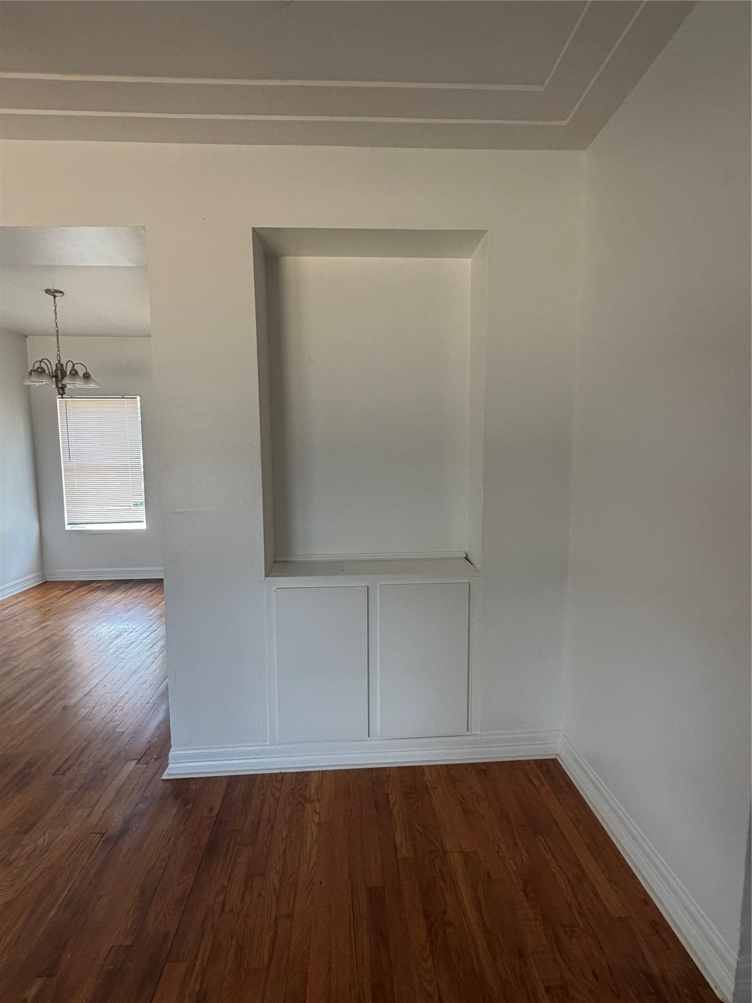 413 W Hamilton Property Photo 4