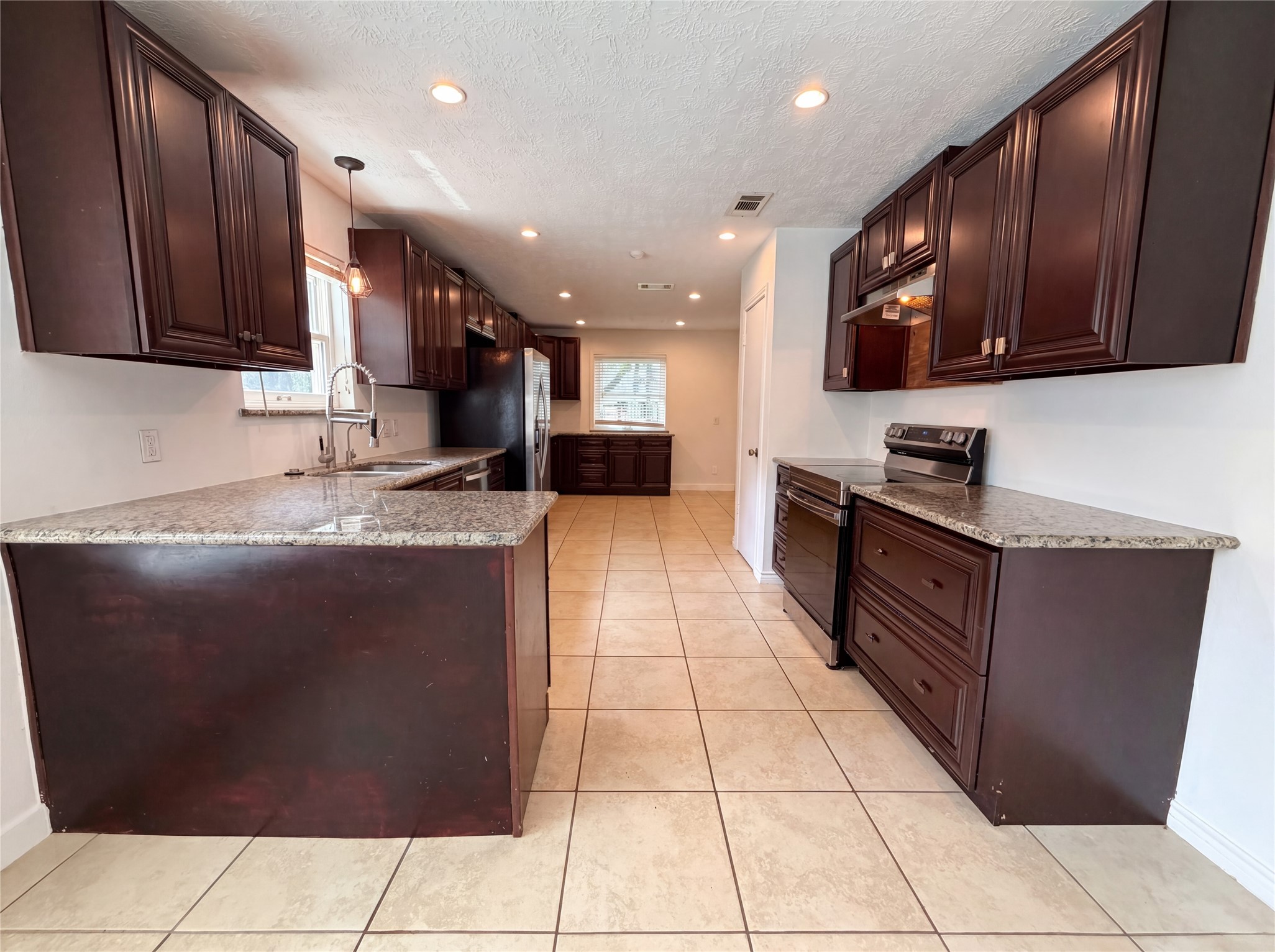 7807 Bideford Lane Property Photo 6