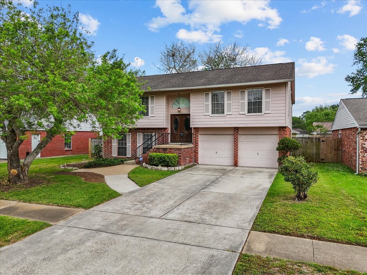 430 W Redway Lane W Property Photo 1