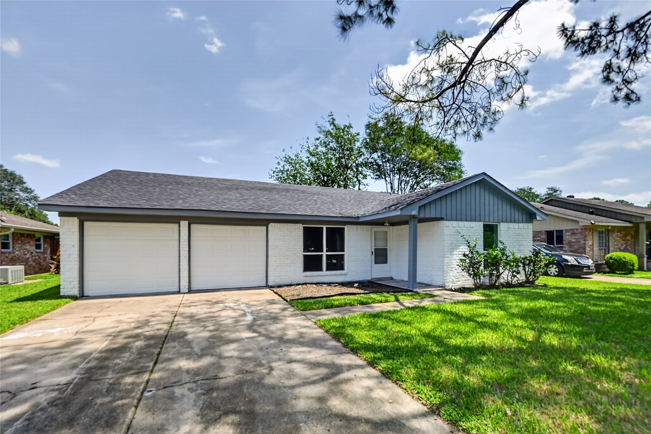 12614 Hunting Brook Drive Property Photo 3