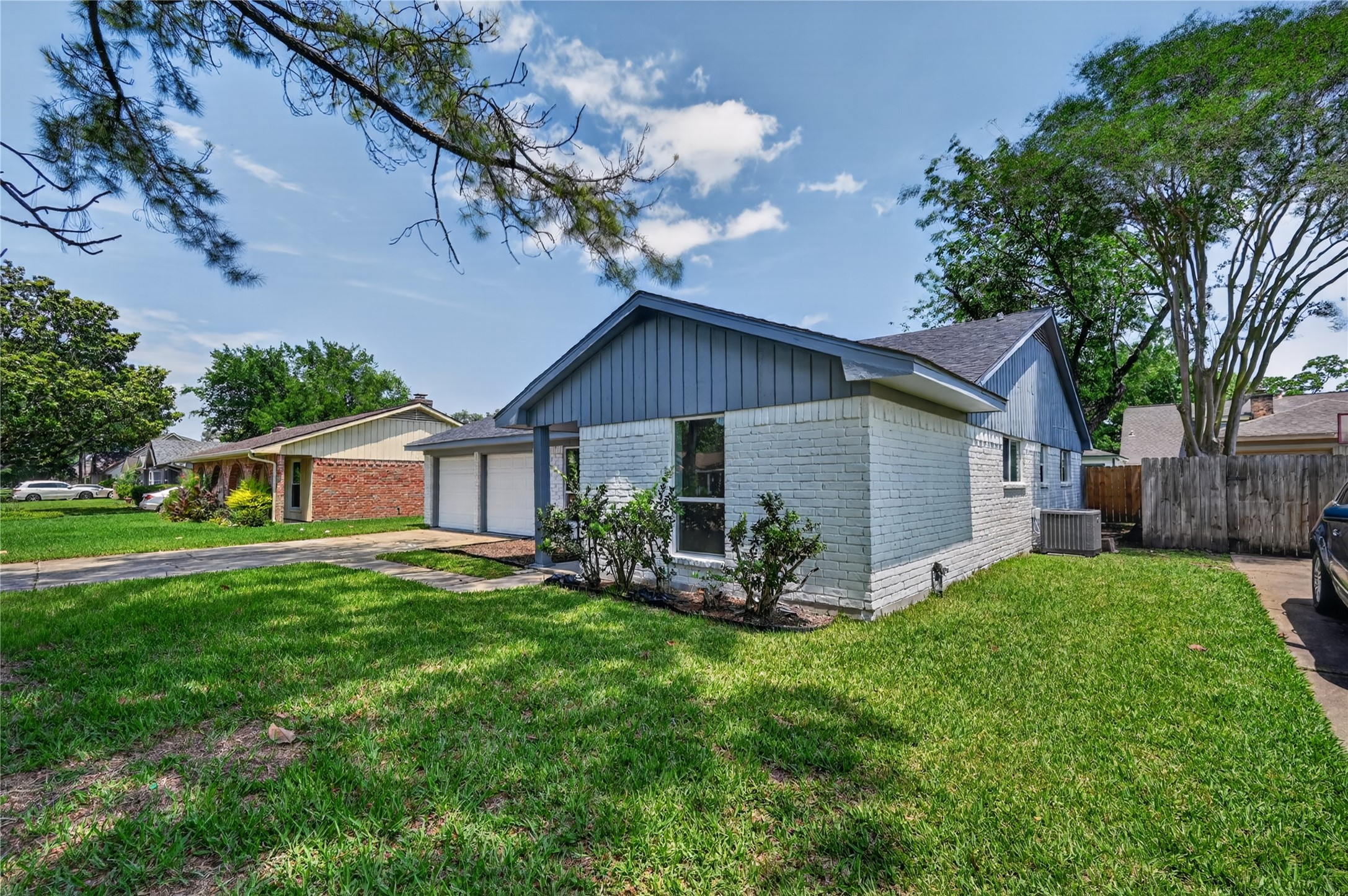 12614 Hunting Brook Drive Property Photo 5