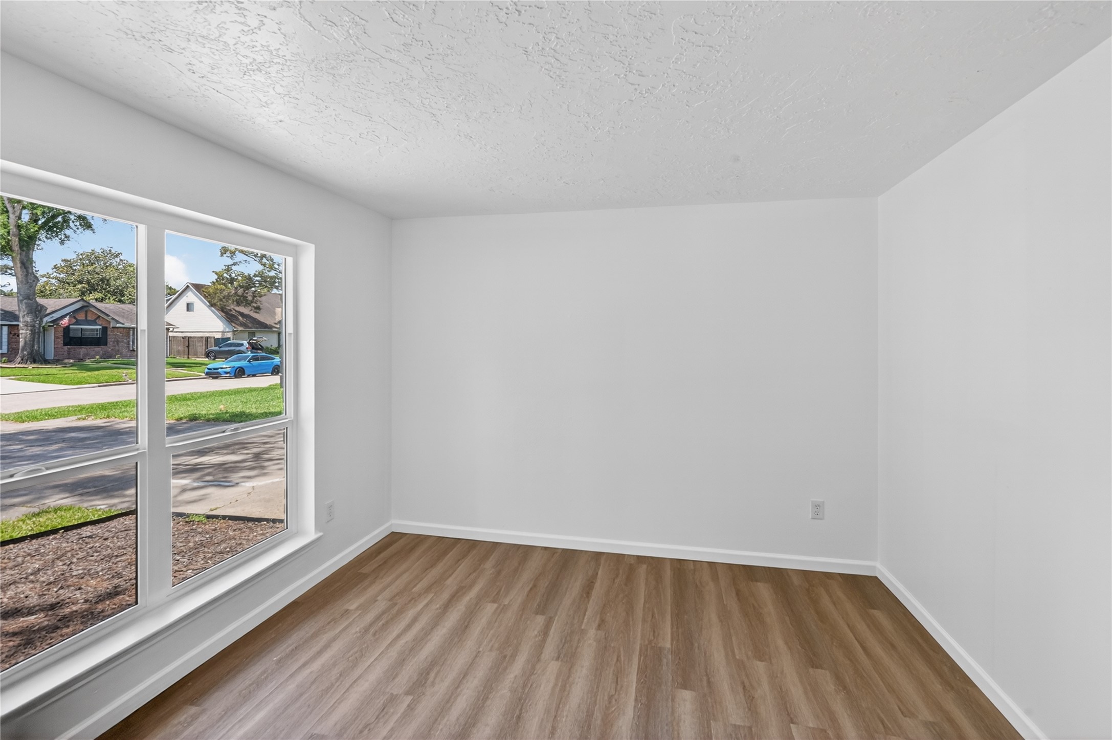 12614 Hunting Brook Drive Property Photo 10