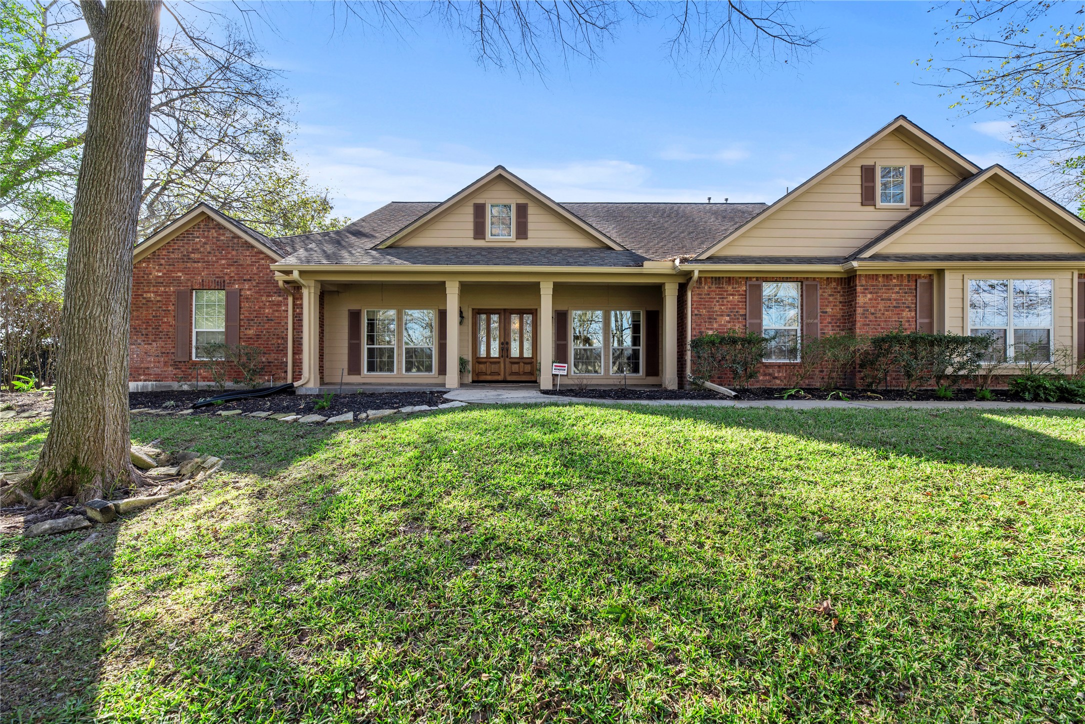 3211 Wellspring Lake Drive Property Photo 1