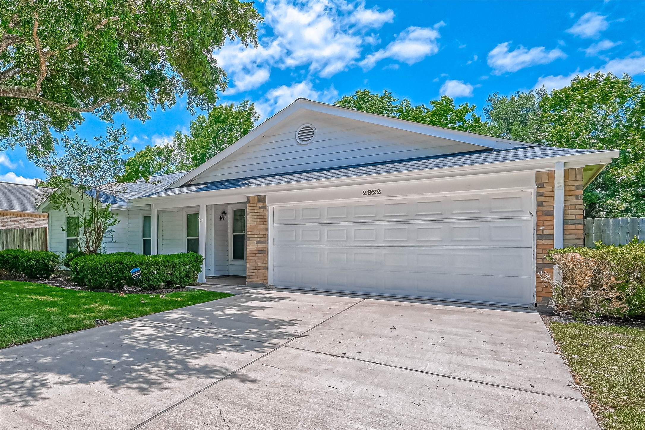 2922 Lakefield Way Property Photo 6