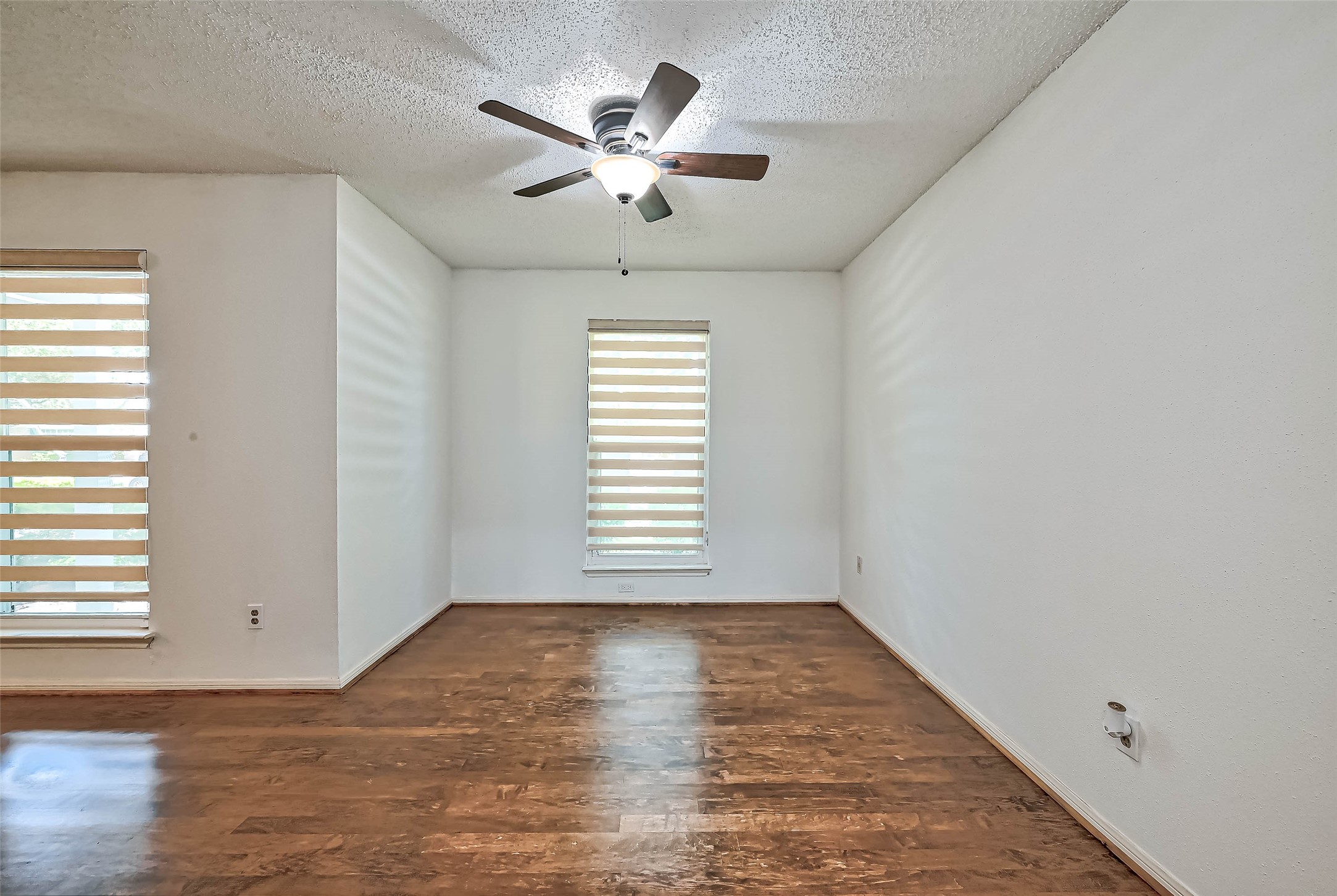 2922 Lakefield Way Property Photo 9