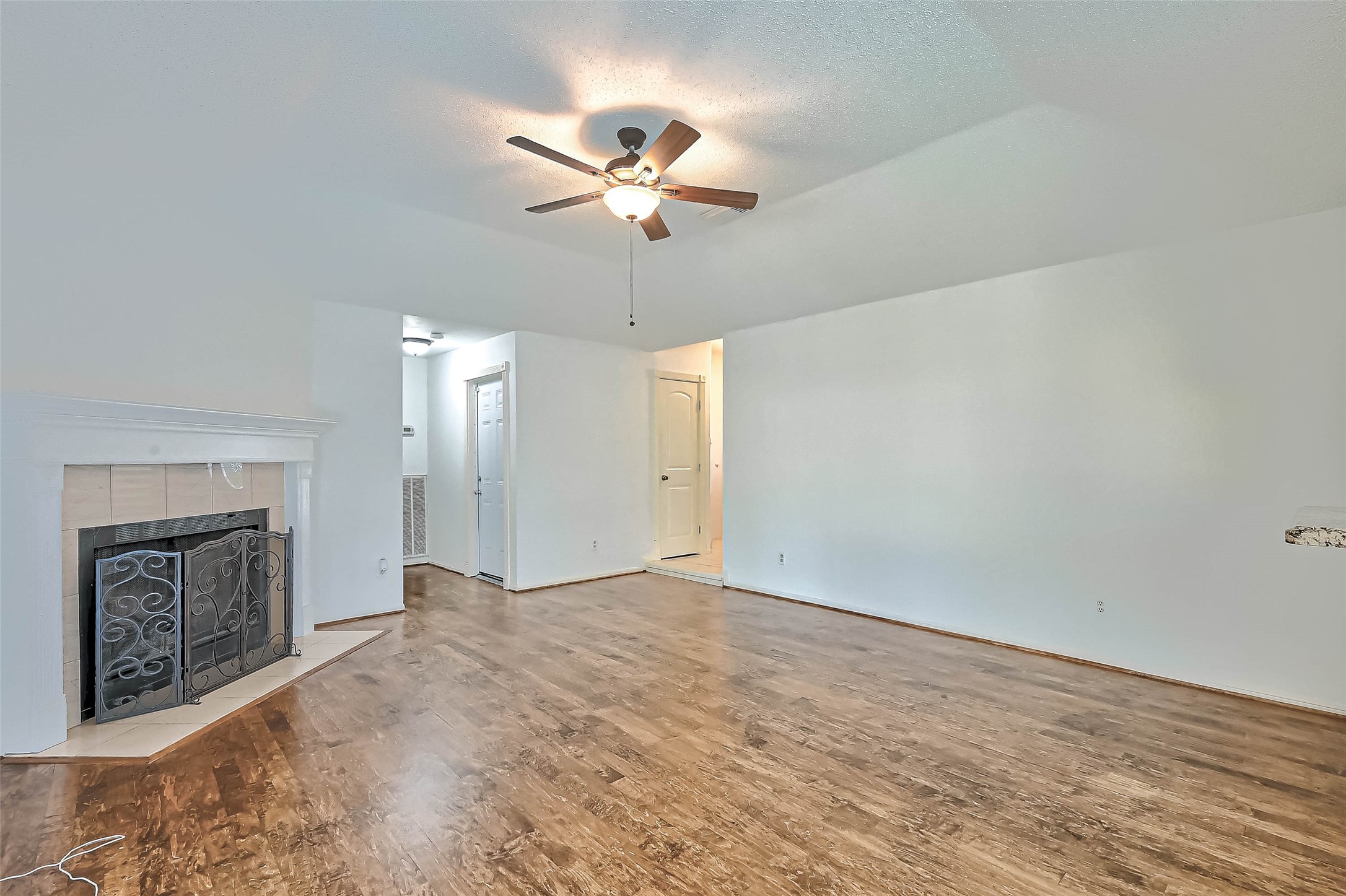2922 Lakefield Way Property Photo 11