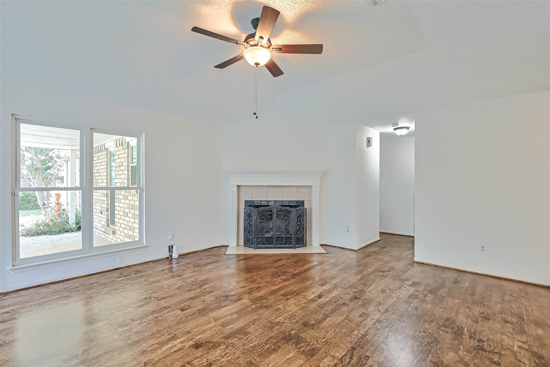 2922 Lakefield Way Property Photo 12