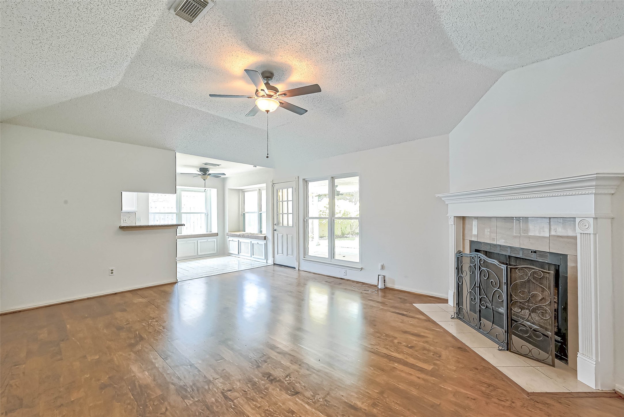 2922 Lakefield Way Property Photo 13