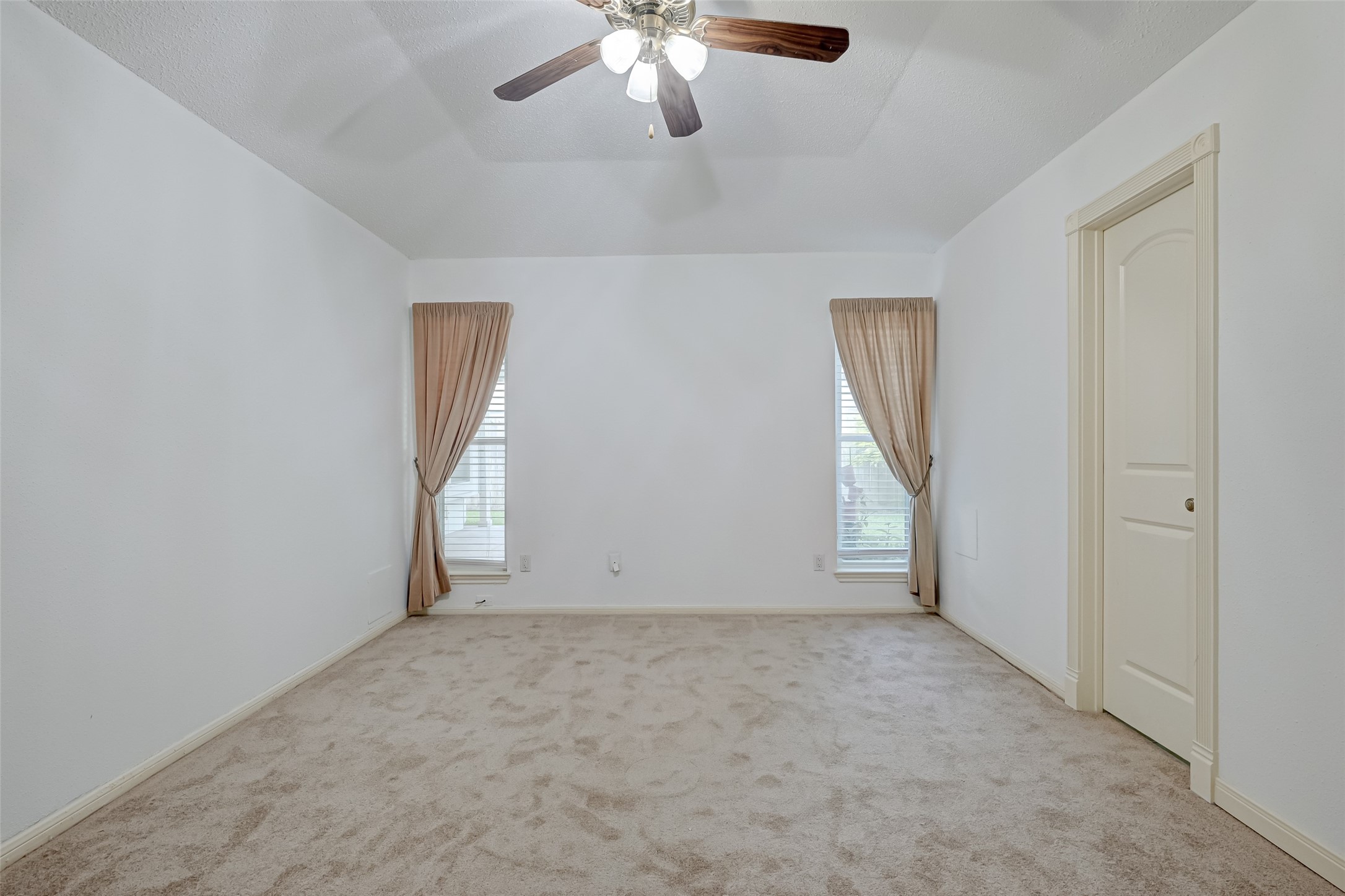 2922 Lakefield Way Property Photo 22
