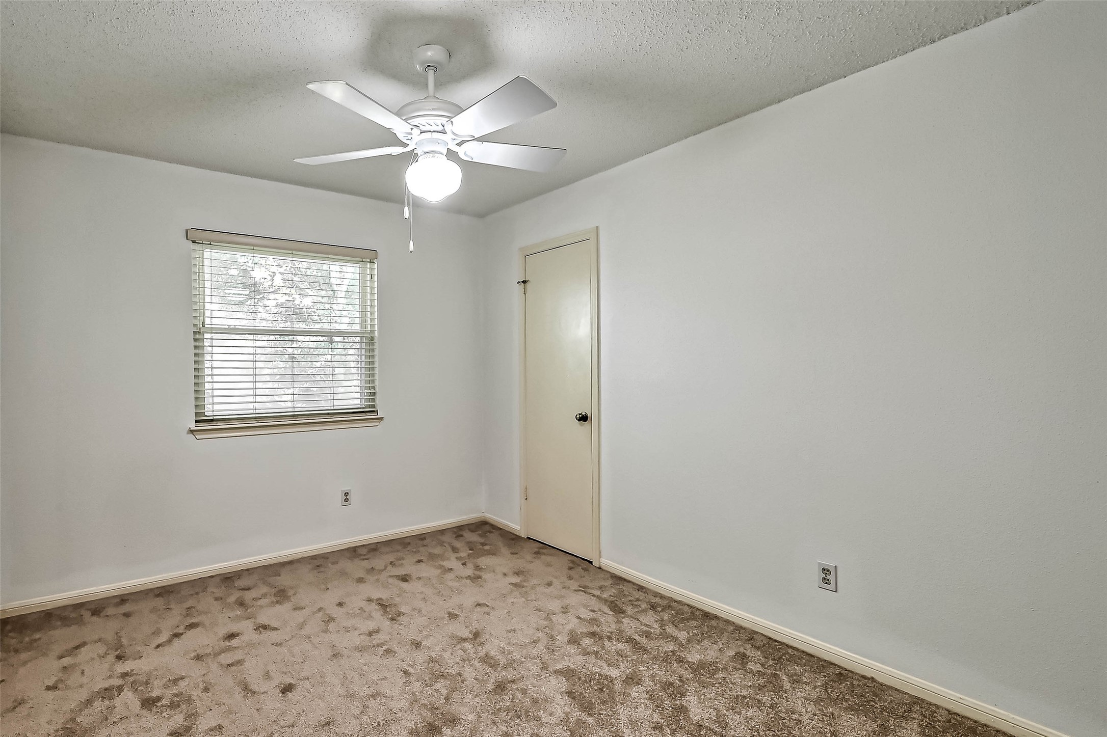 2922 Lakefield Way Property Photo 31