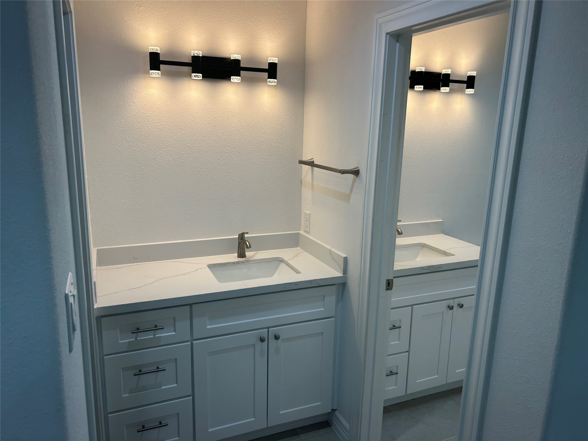 14207 Greenway Drive Property Photo 6