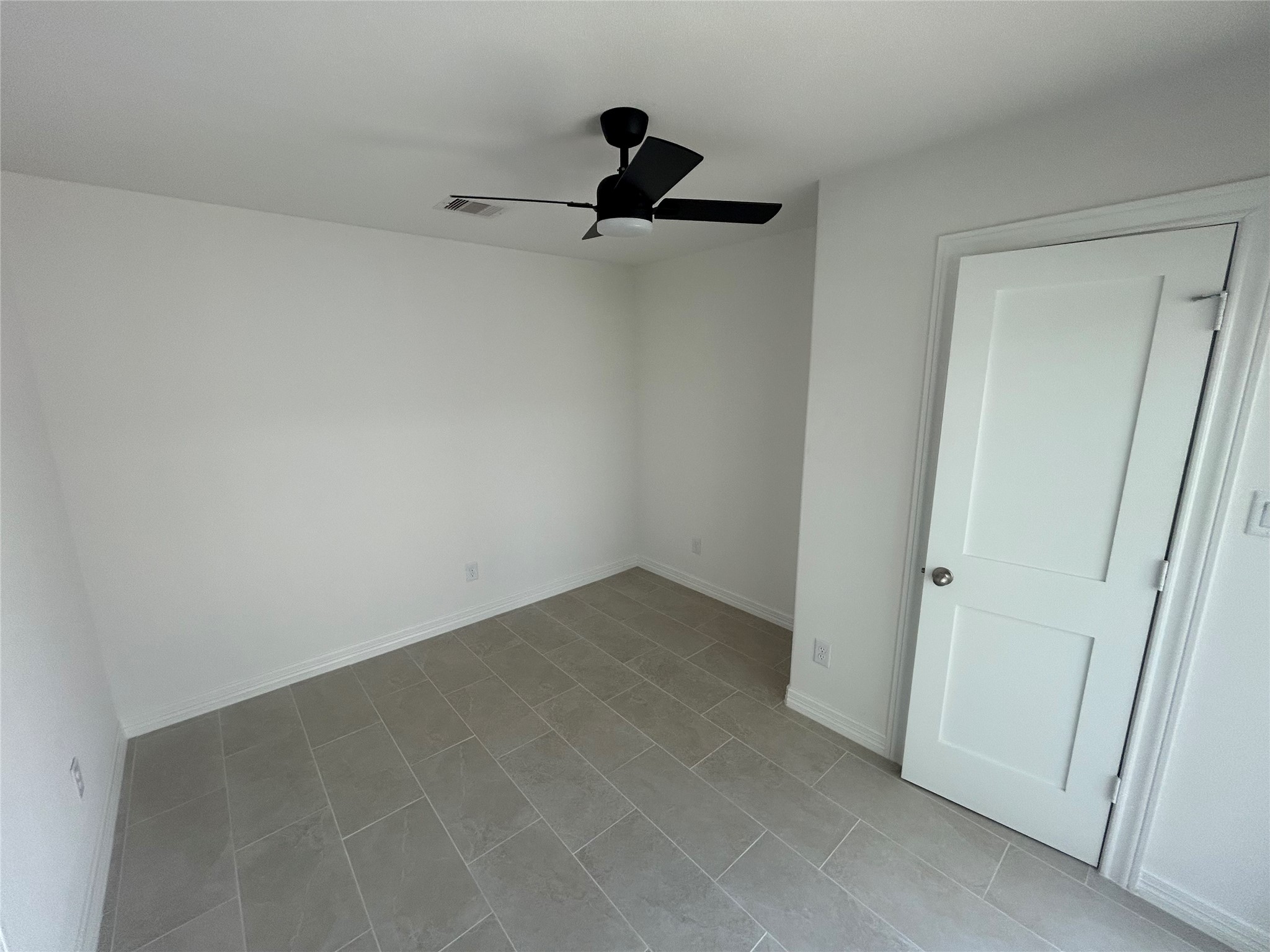 14207 Greenway Drive Property Photo 8