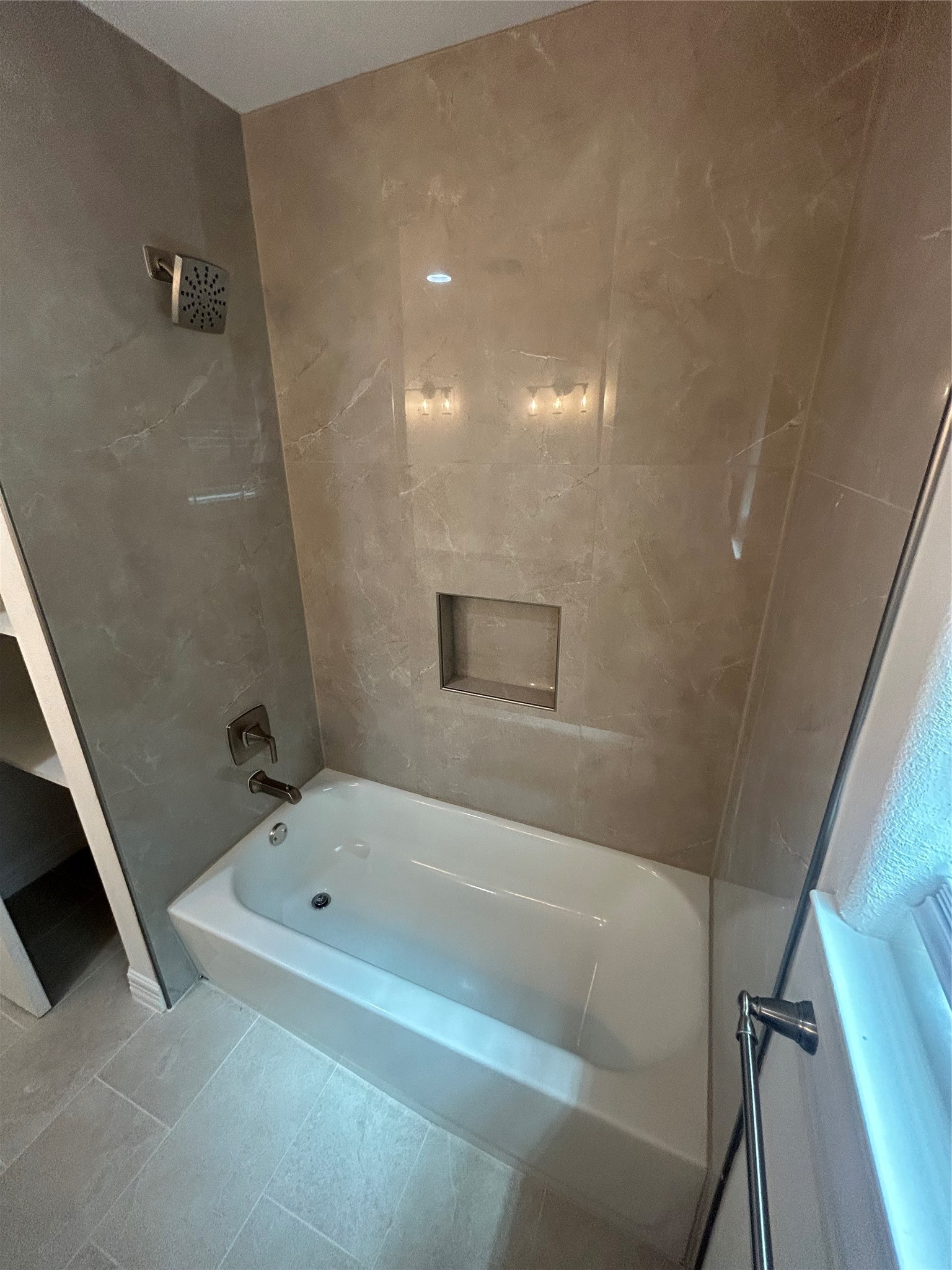 14207 Greenway Drive Property Photo 11