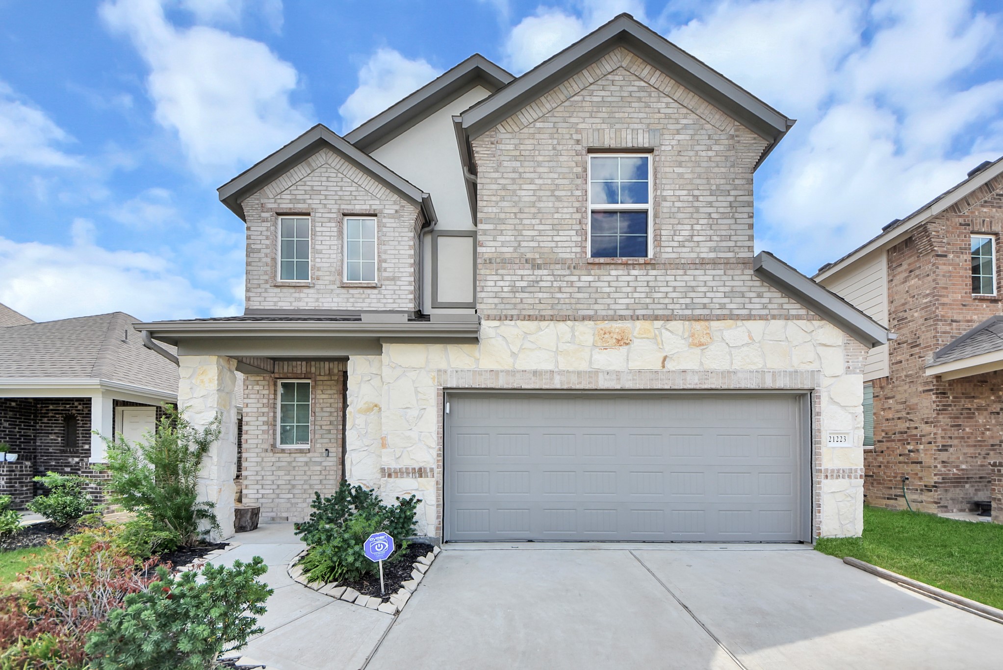 21223 Shore Bluff Drive Property Photo 1
