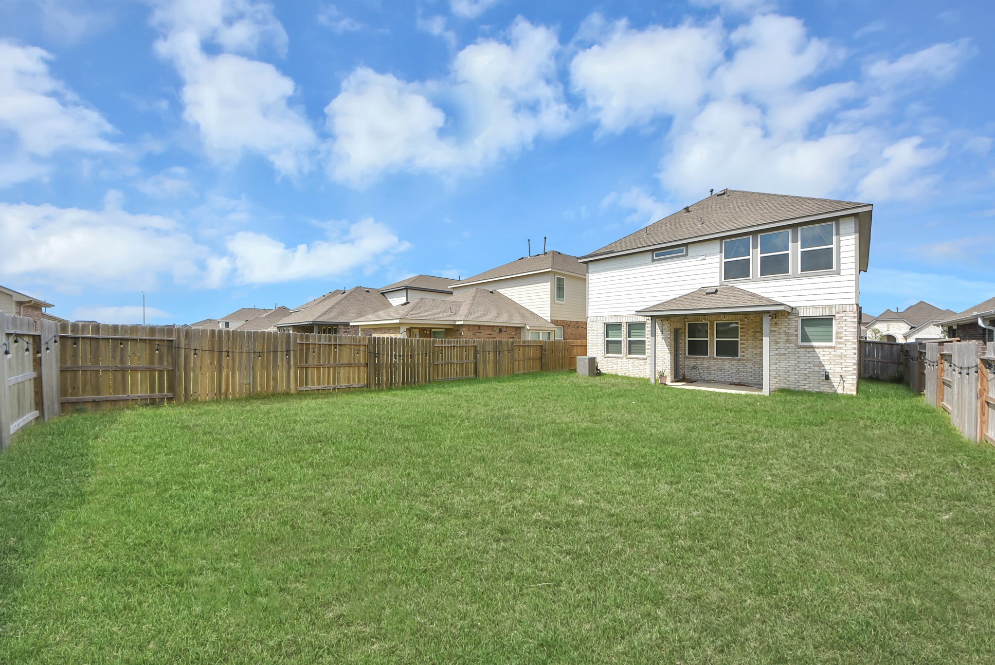 21223 Shore Bluff Drive Property Photo 7