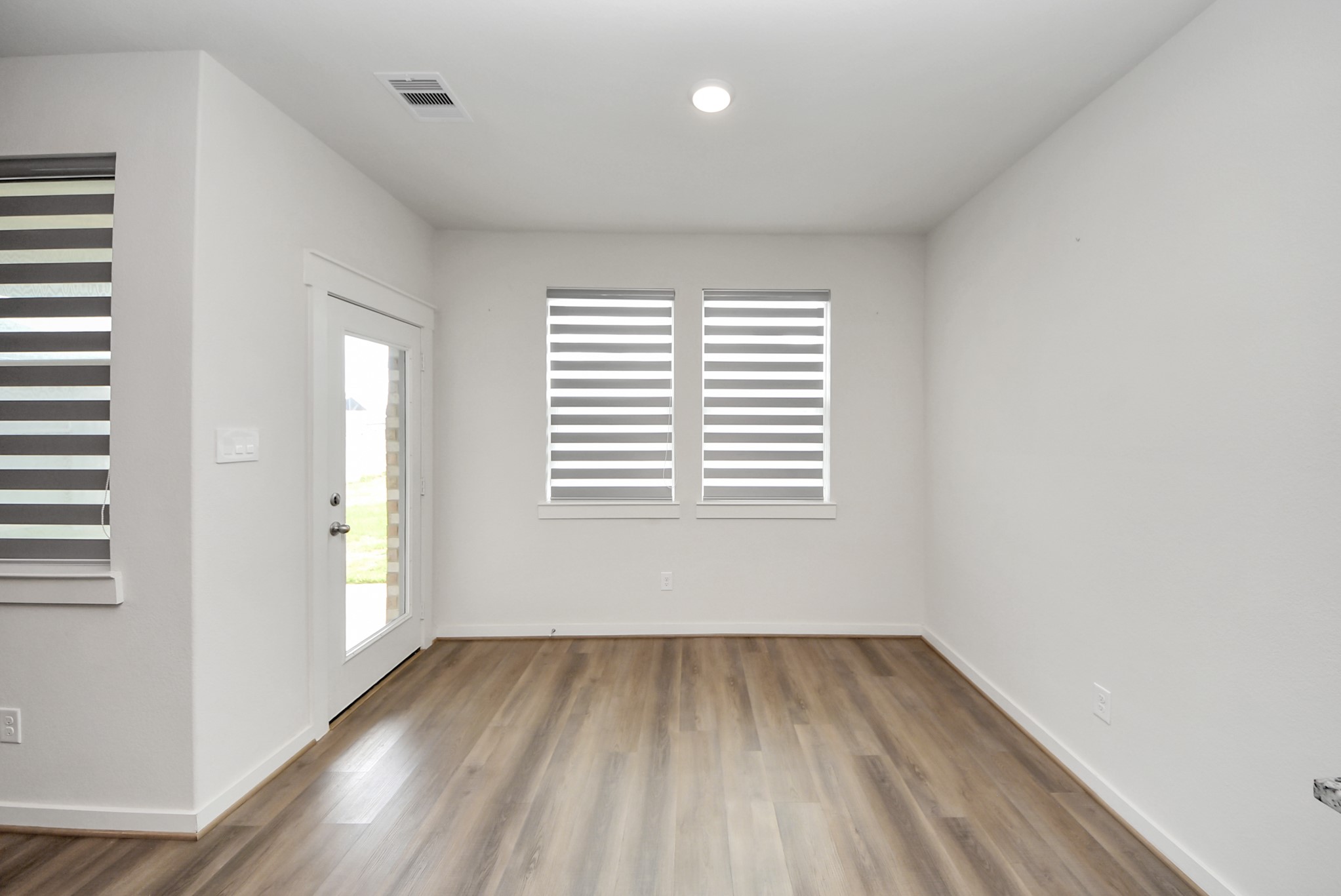 21223 Shore Bluff Drive Property Photo 16