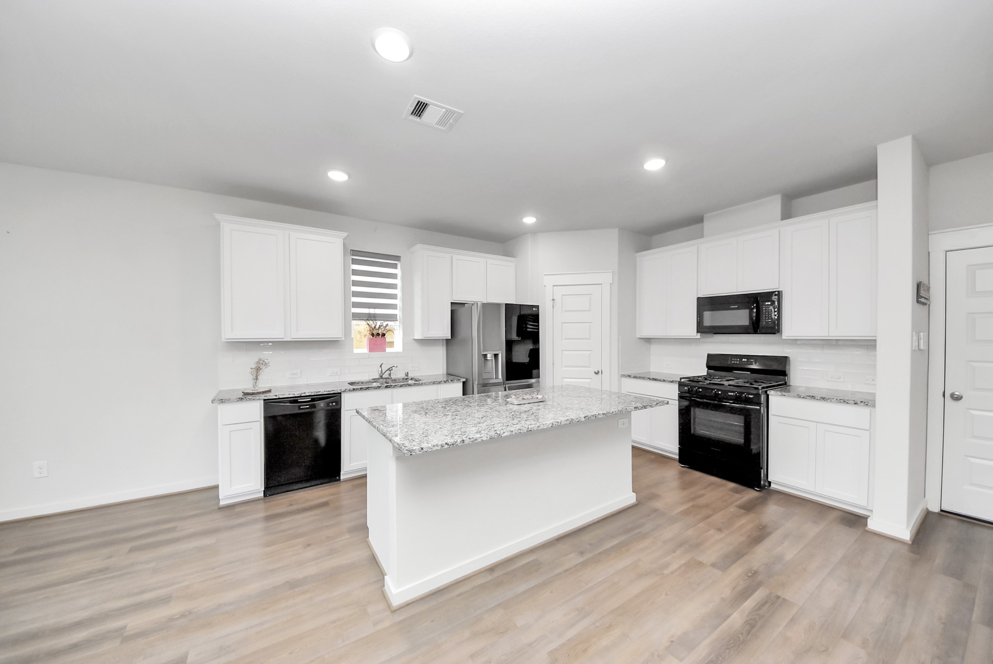 21223 Shore Bluff Drive Property Photo 20