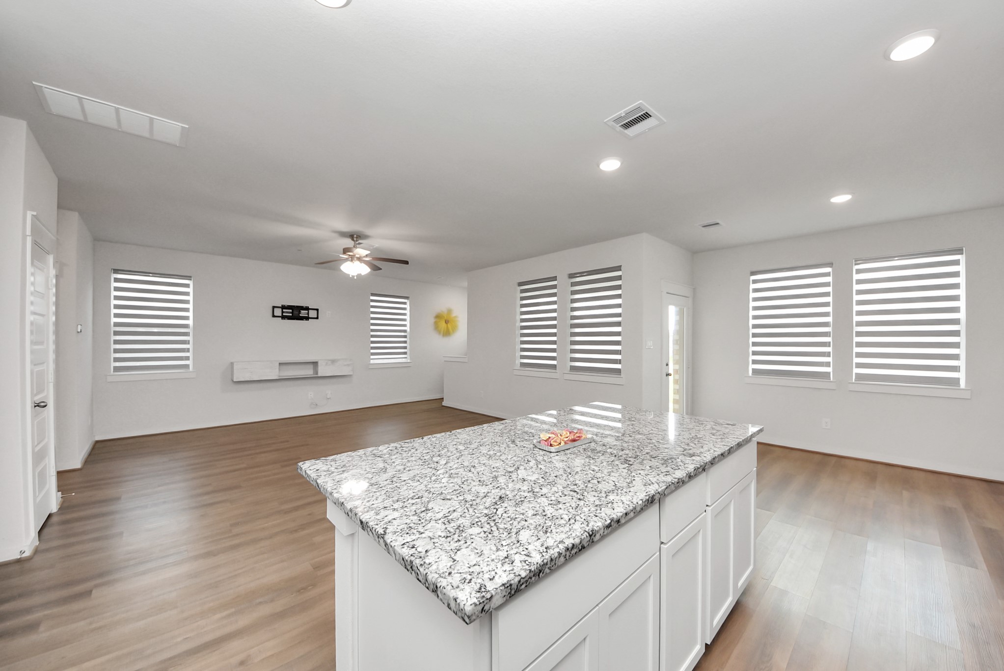 21223 Shore Bluff Drive Property Photo 23