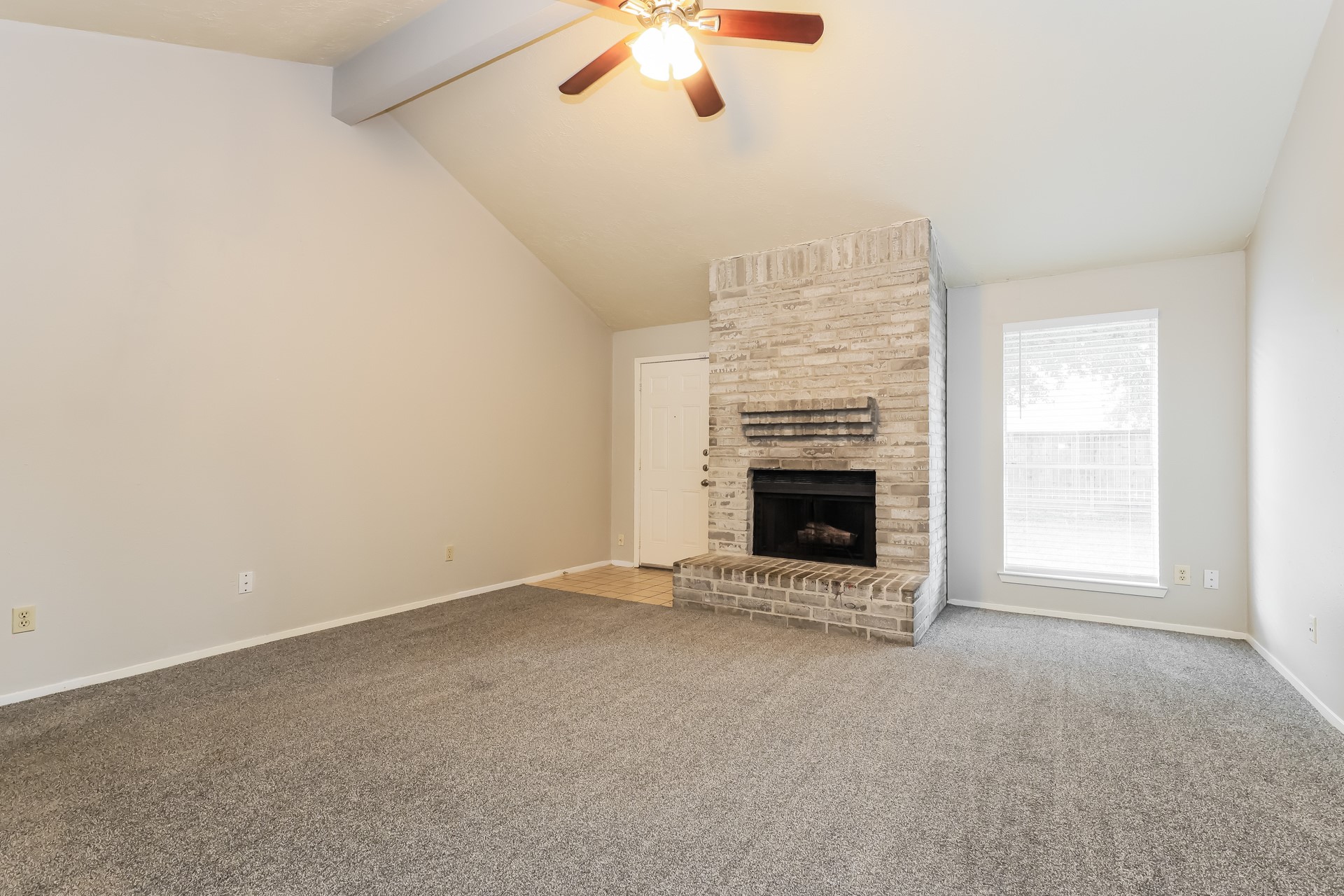 2118 Knollbrook Lane Property Photo 3
