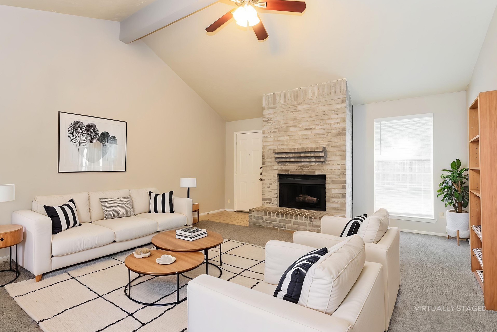 2118 Knollbrook Lane Property Photo 4