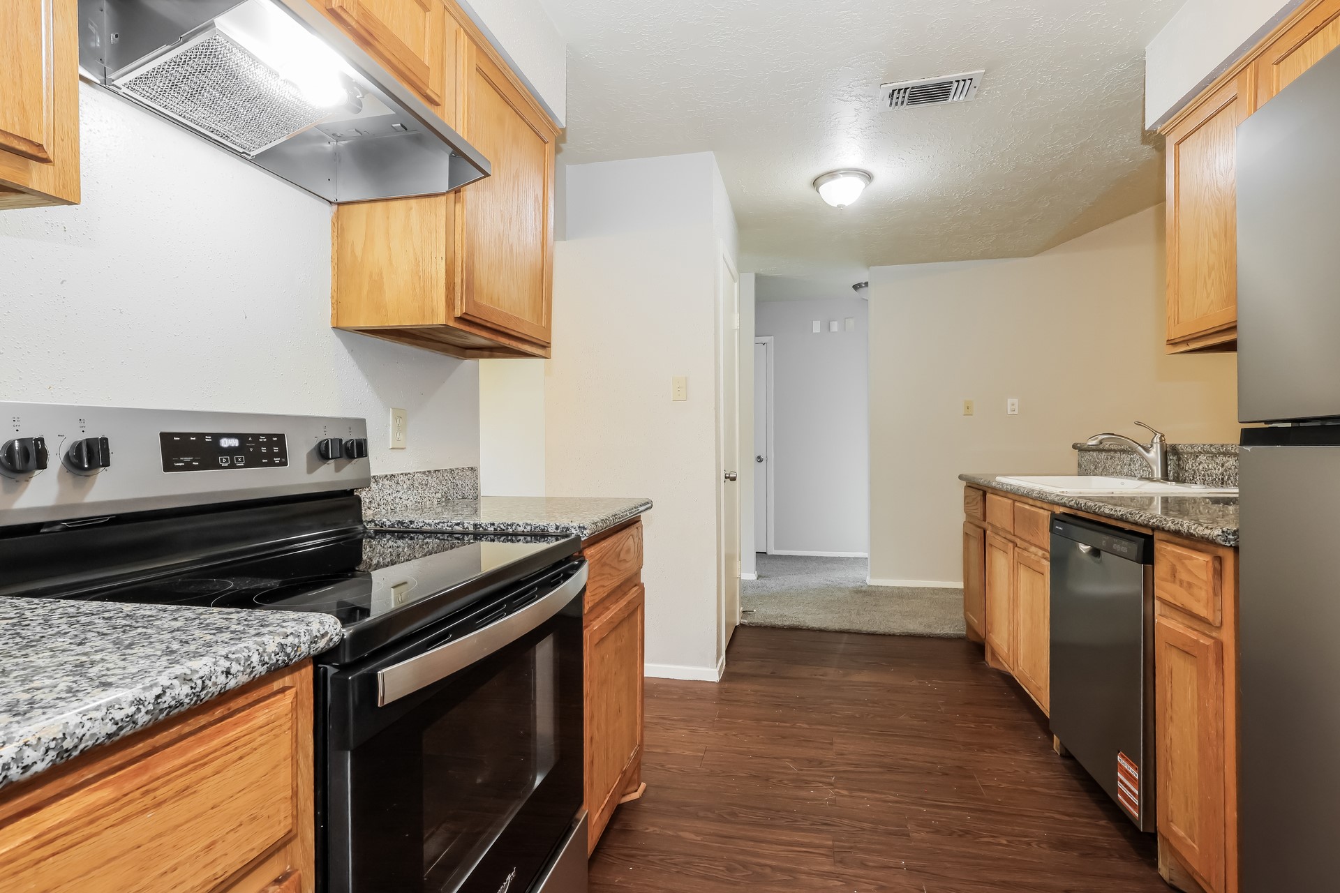 2118 Knollbrook Lane Property Photo 10