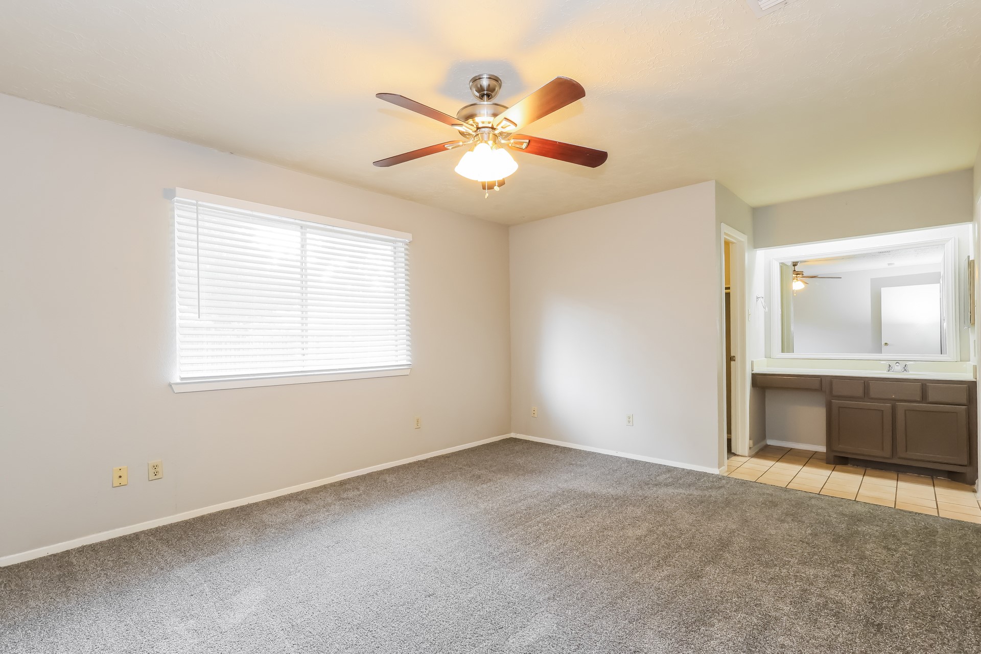2118 Knollbrook Lane Property Photo 11