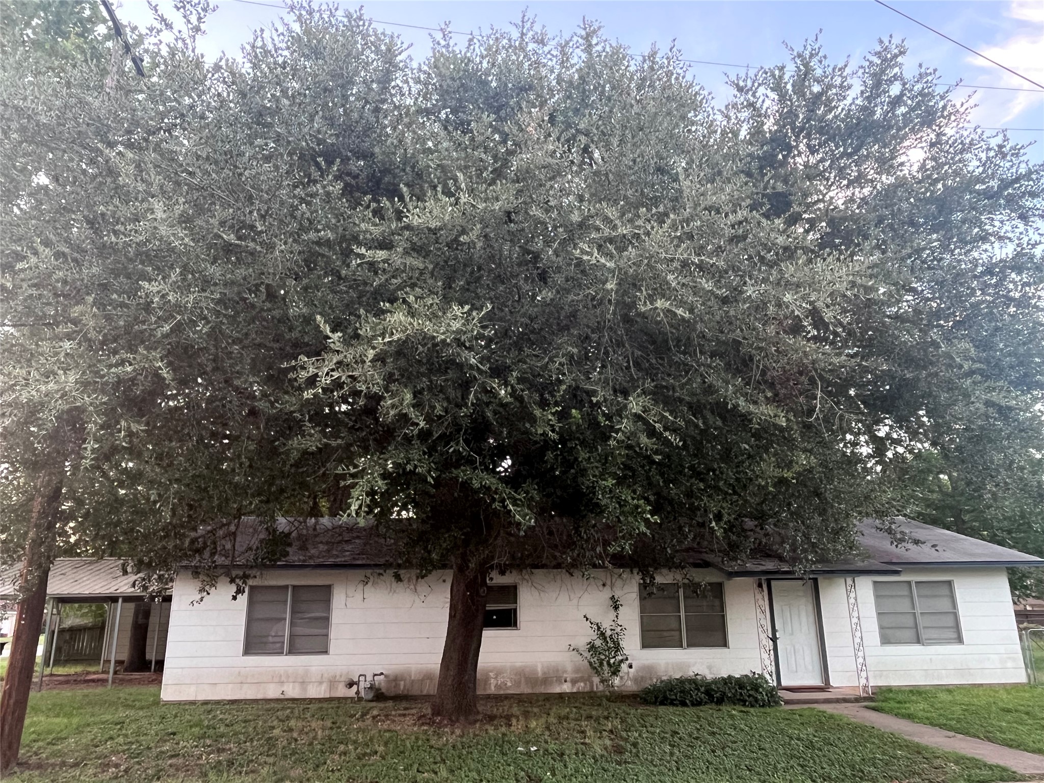 114 Irwin Property Photo 3