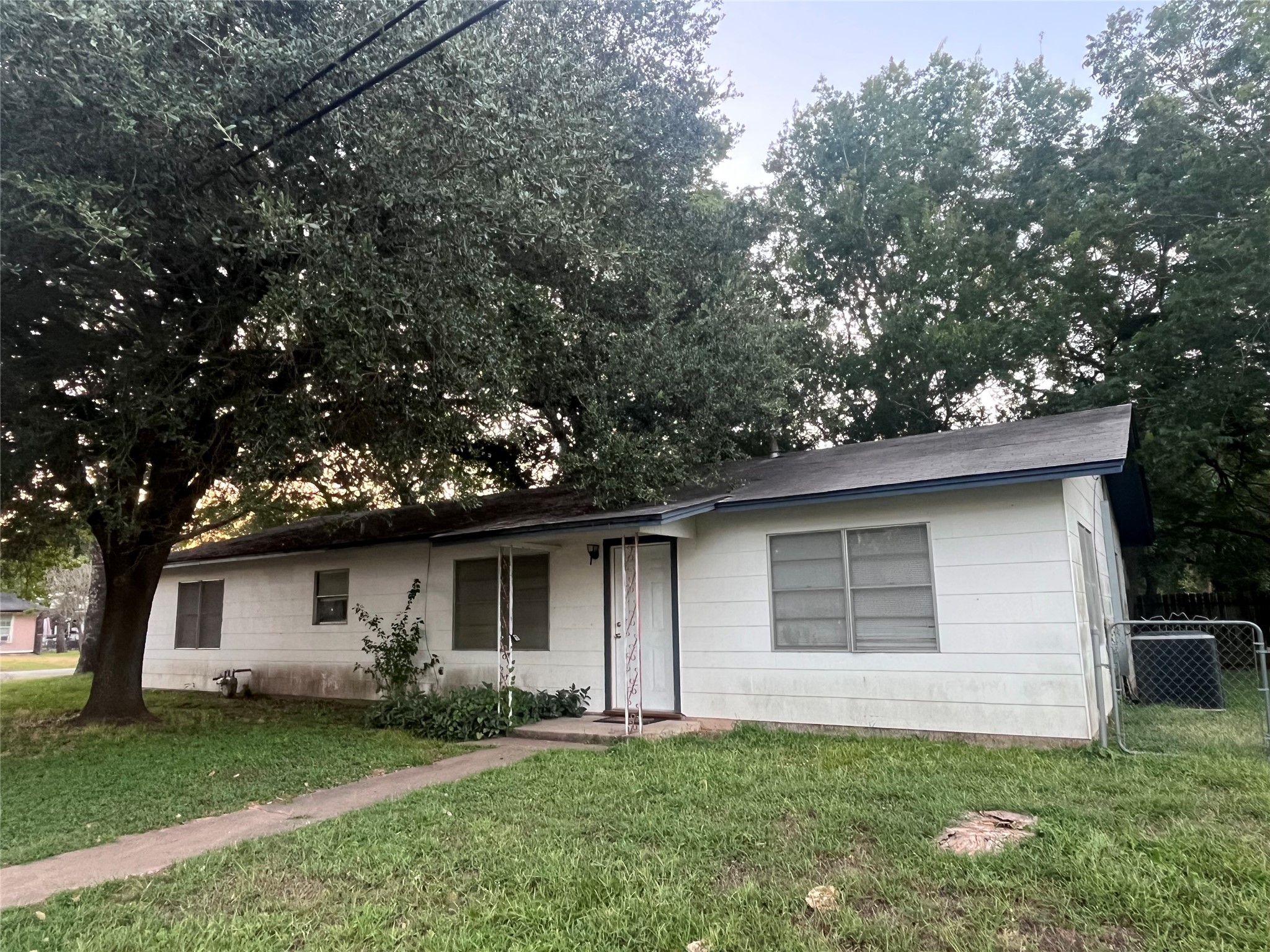 114 Irwin Property Photo 4