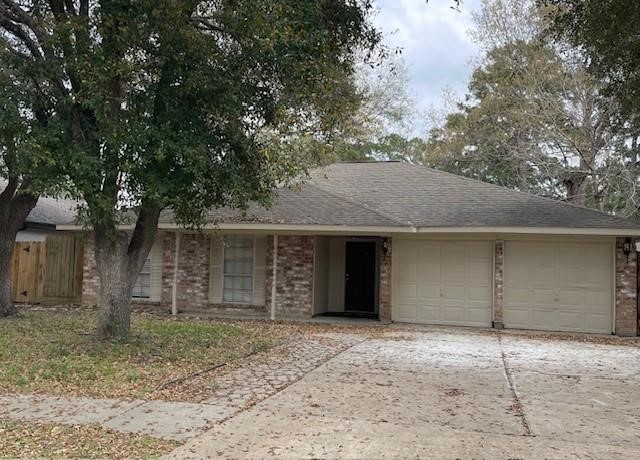 23118 Bayleaf Drive Property Photo 1