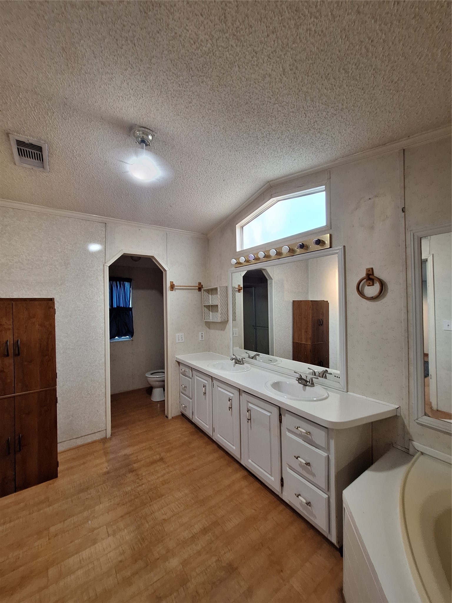119 County Road 4534 Property Photo 8