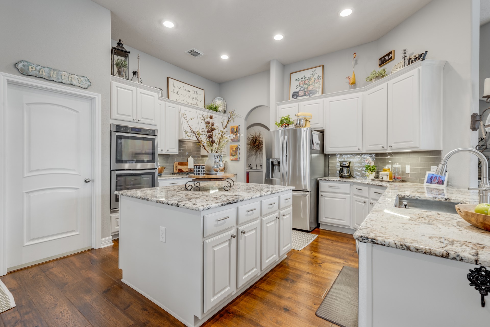 3309 Castle Creek Court Property Photo 14
