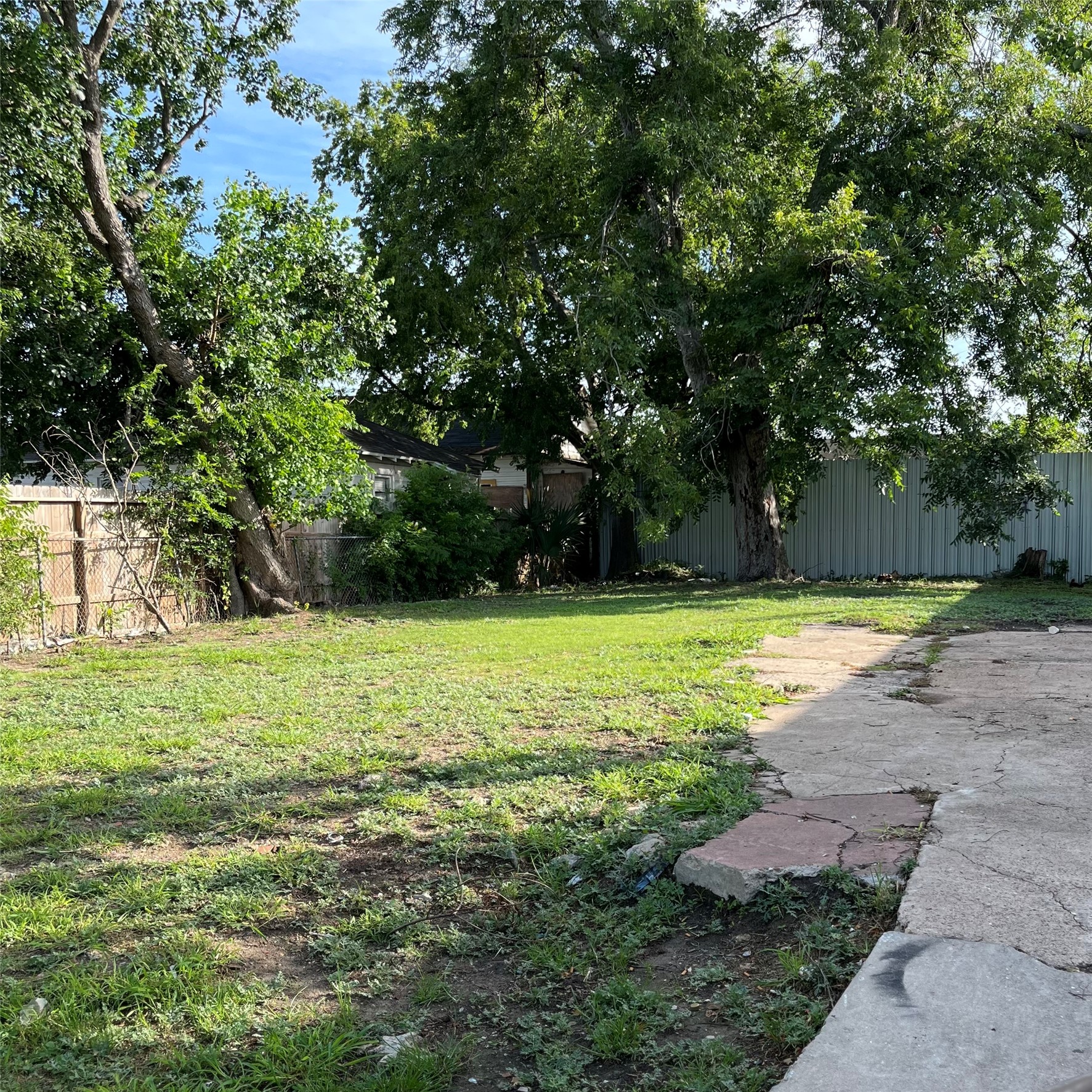 3461 Drew Street Property Photo 1