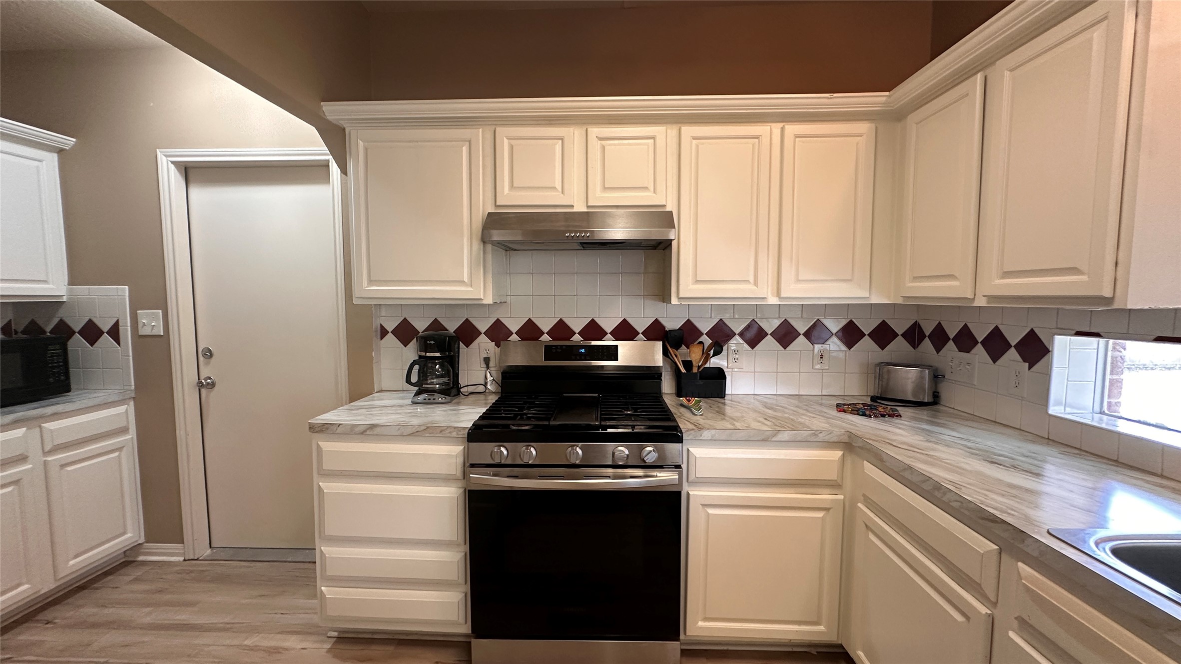 3518 D H Watkins Drive Property Photo 10