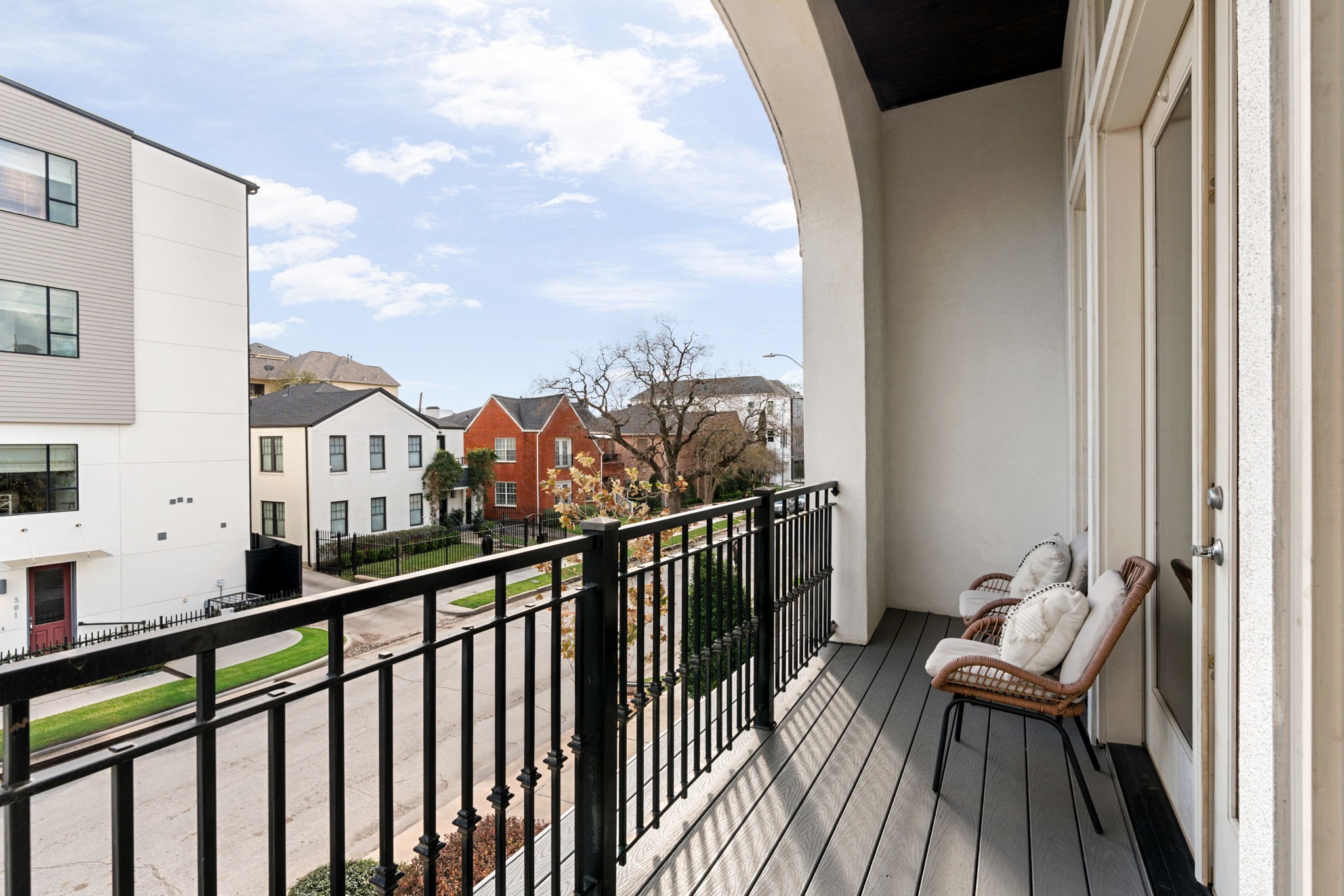 306 W Saulnier Street Property Photo 18