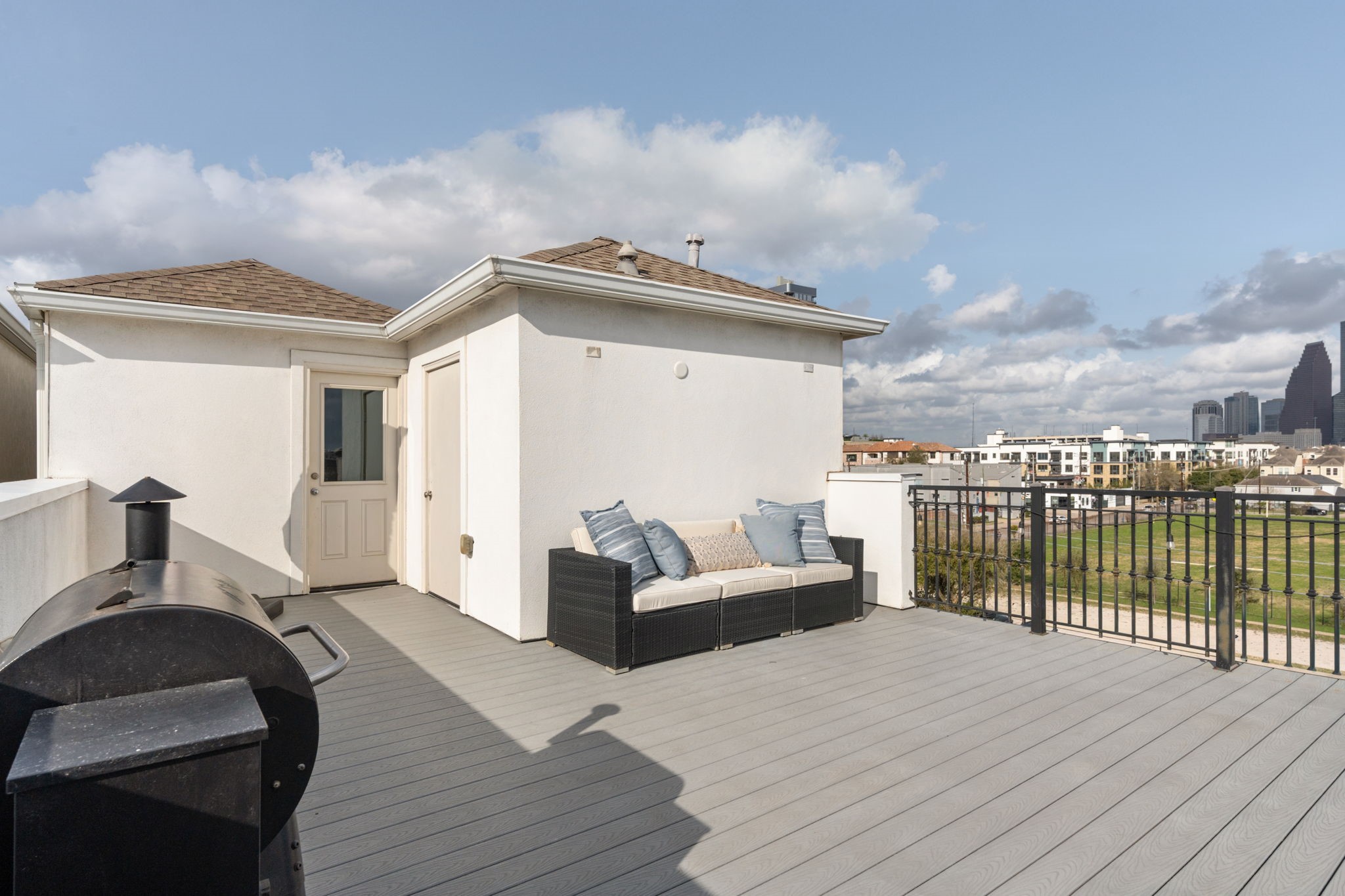 306 W Saulnier Street Property Photo 43