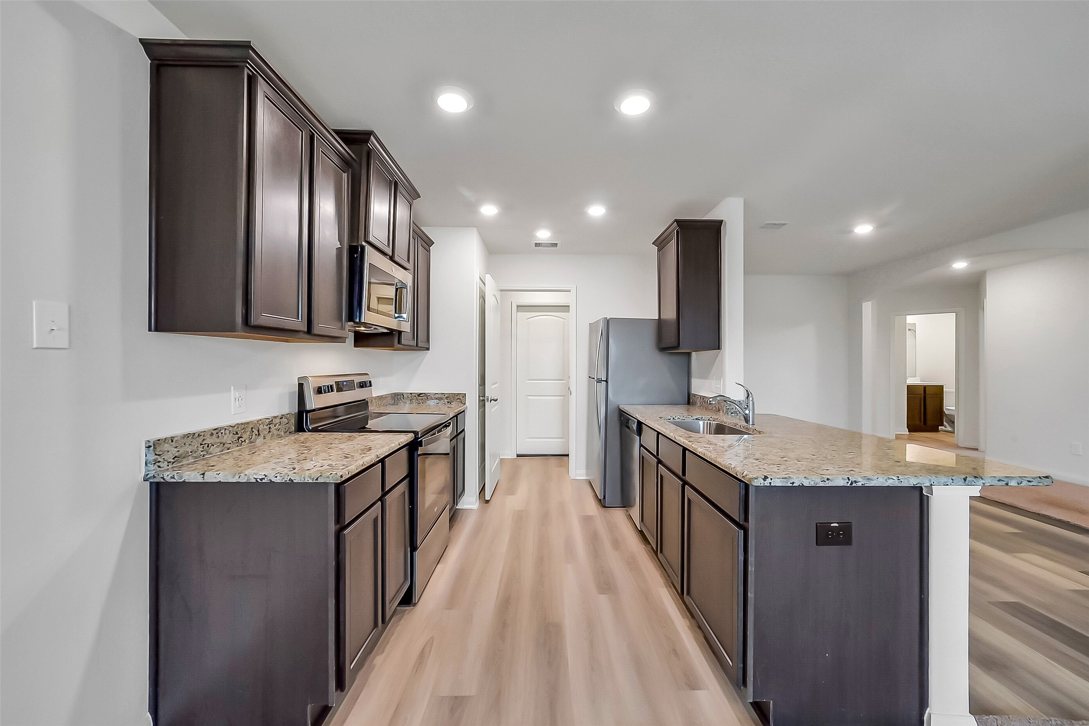 8430 Longshore Slope Road Property Photo 9