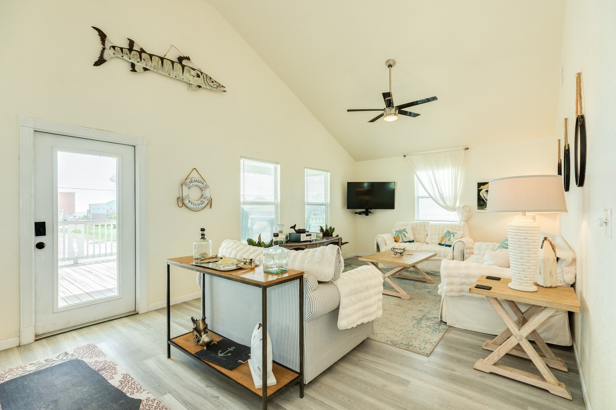 2935 Blue Water Highway Property Photo 14