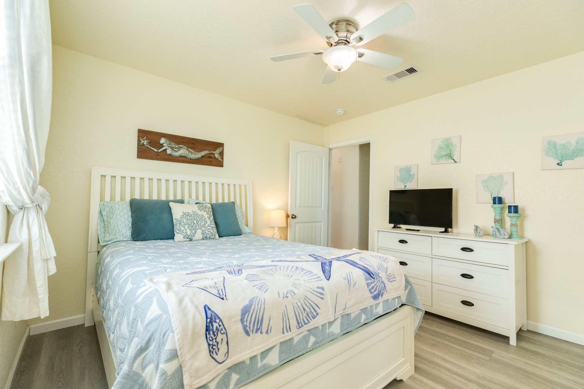 2935 Blue Water Highway Property Photo 27