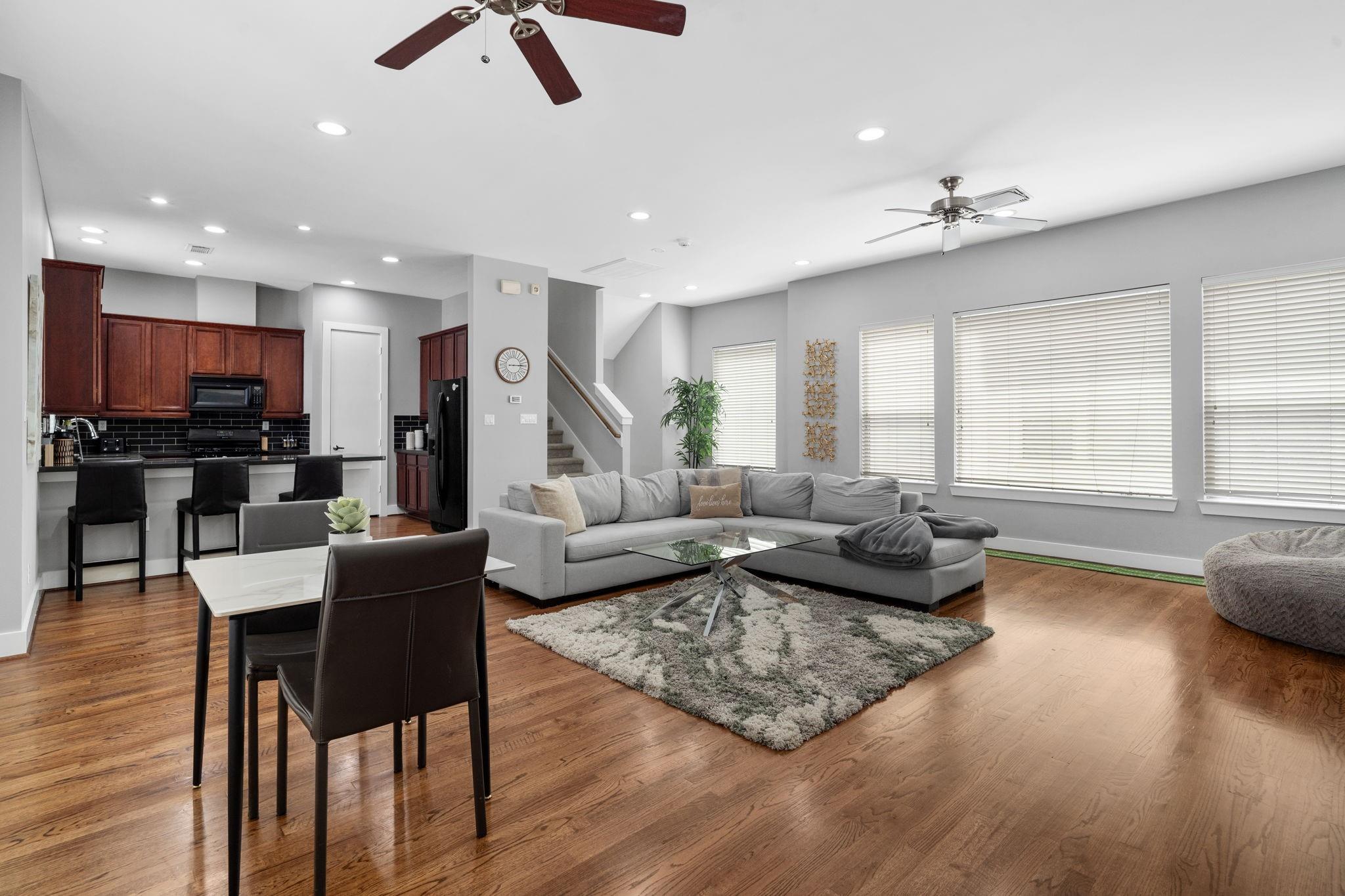 926 Lester Street, Houston TX 77007 Property Photo 1