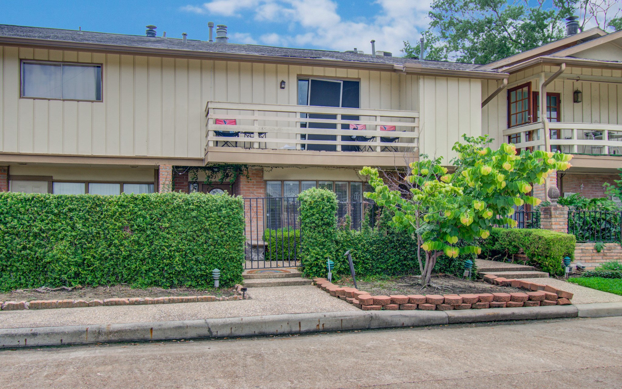 823 S Ripple Creek Drive Property Photo 3