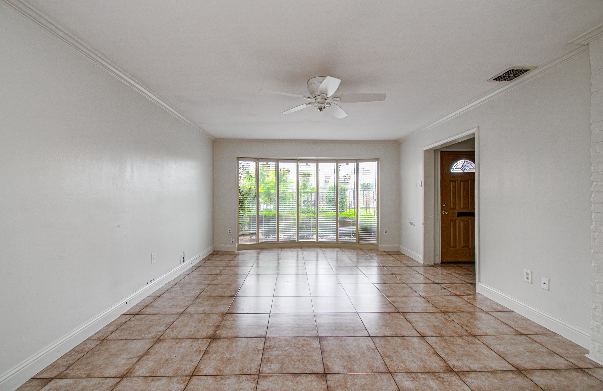 823 S Ripple Creek Drive Property Photo 6