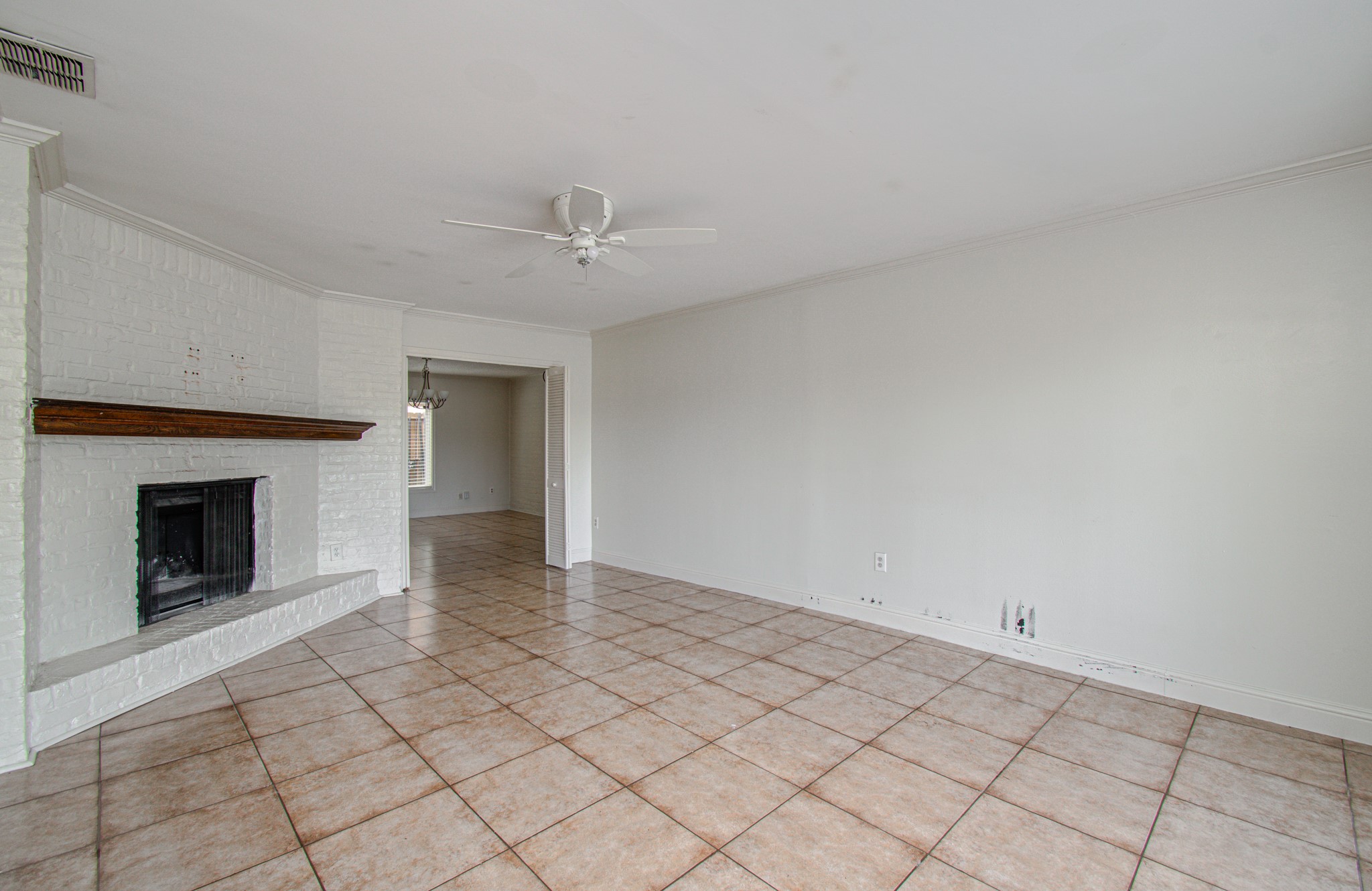 823 S Ripple Creek Drive Property Photo 8