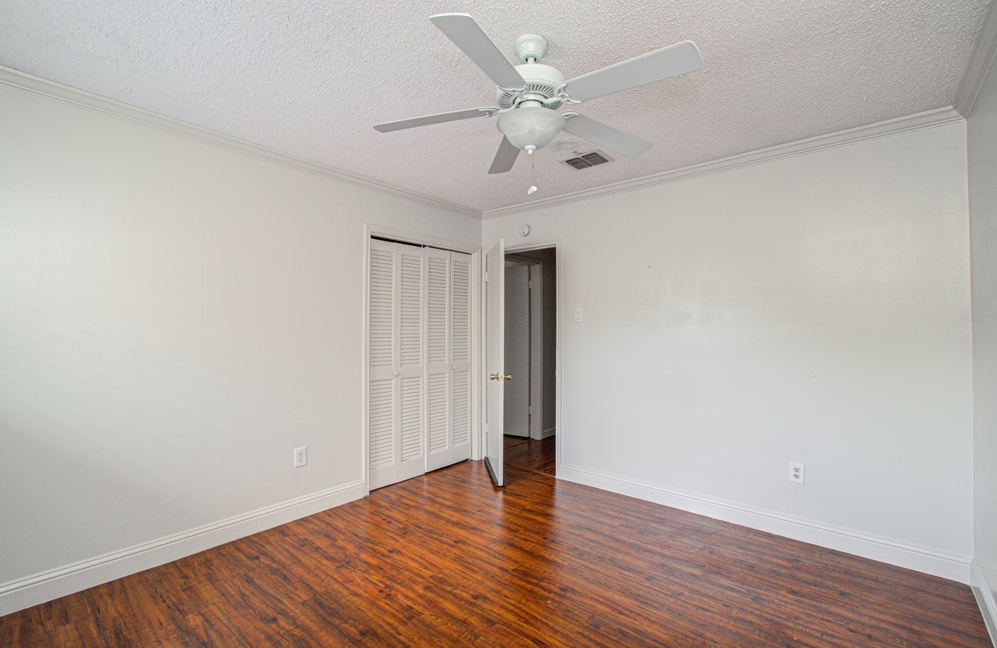 823 S Ripple Creek Drive Property Photo 23