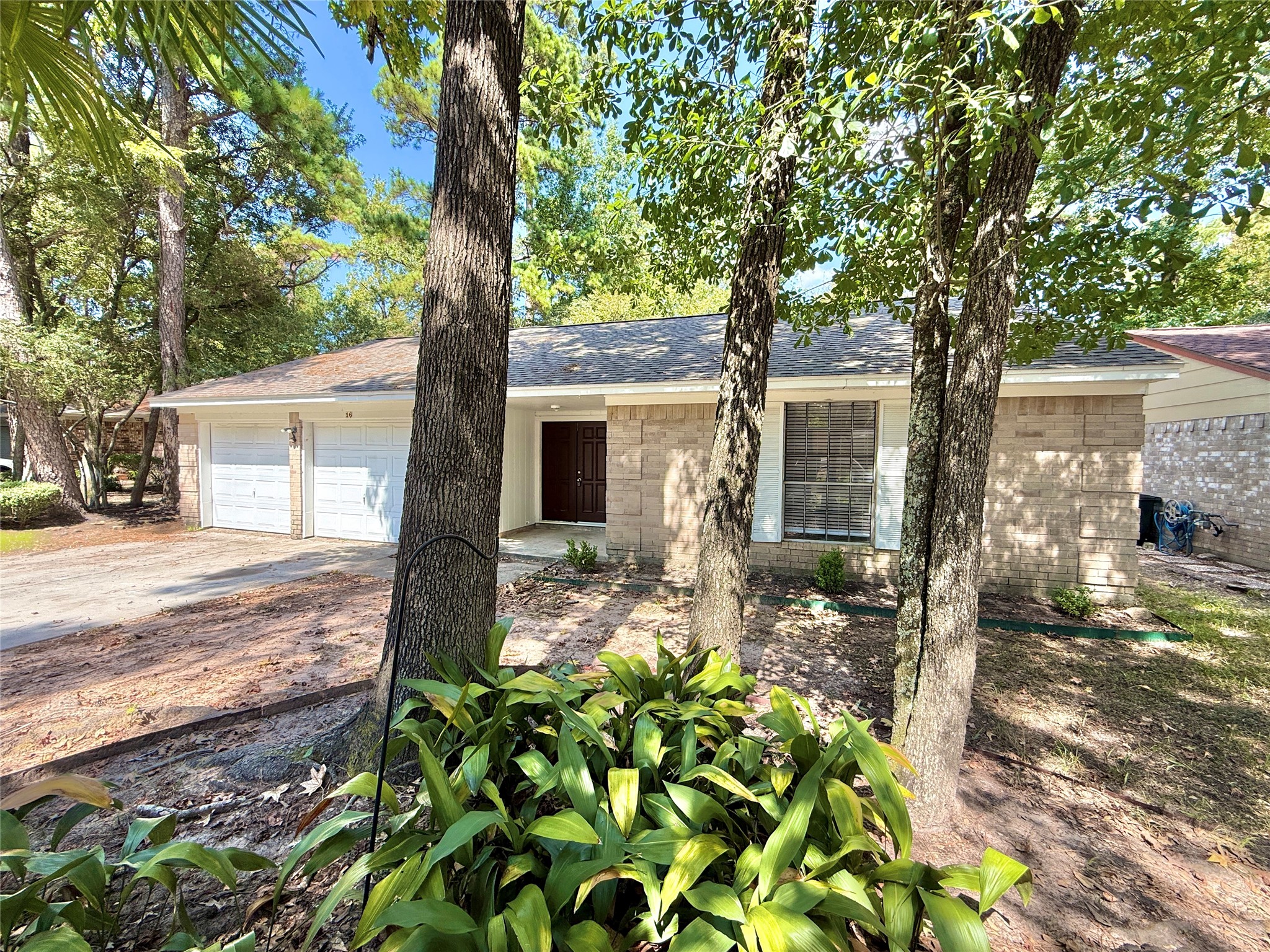 16 Rock Pine Court Property Photo 1