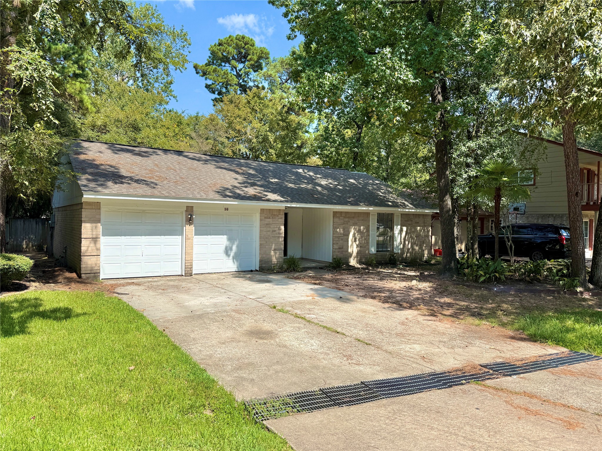 16 Rock Pine Court Property Photo 2