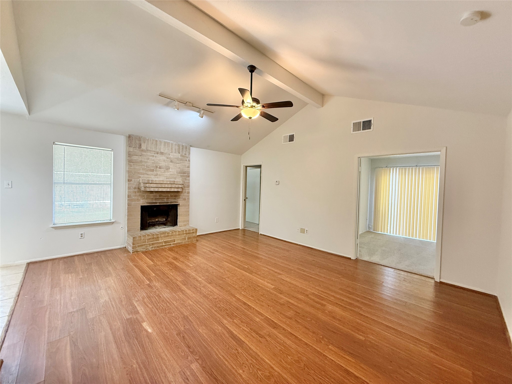 16 Rock Pine Court Property Photo 4