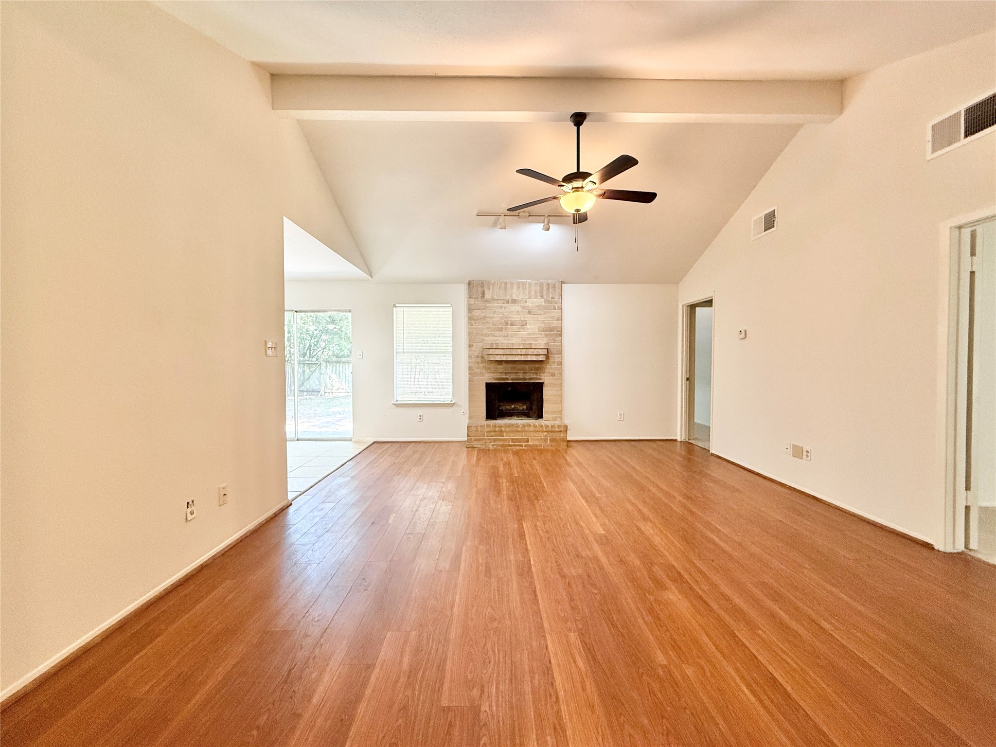 16 Rock Pine Court Property Photo 5